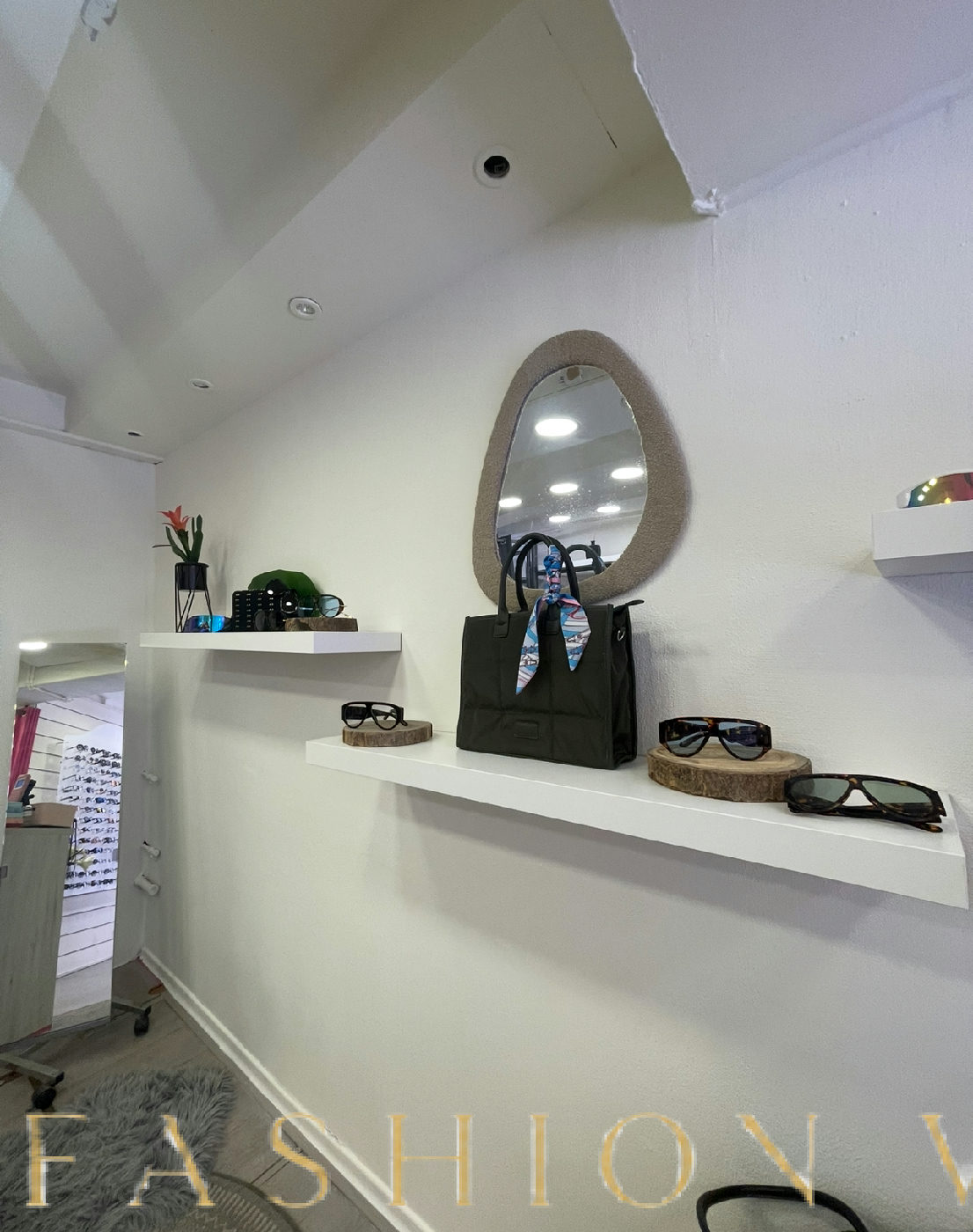 Boutique Space Available on Hoogstraat, Antwerp, 10 sqm, pop up store in Antwerpen