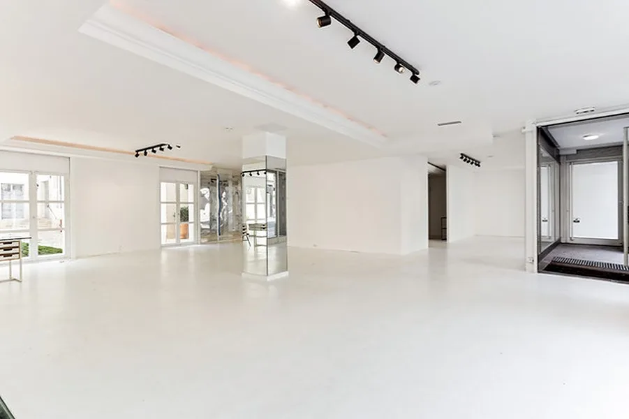 Boutique Space for Pop-Up Stores in Le Marais, 220 sqm, pop up store in Paris, additional interior view