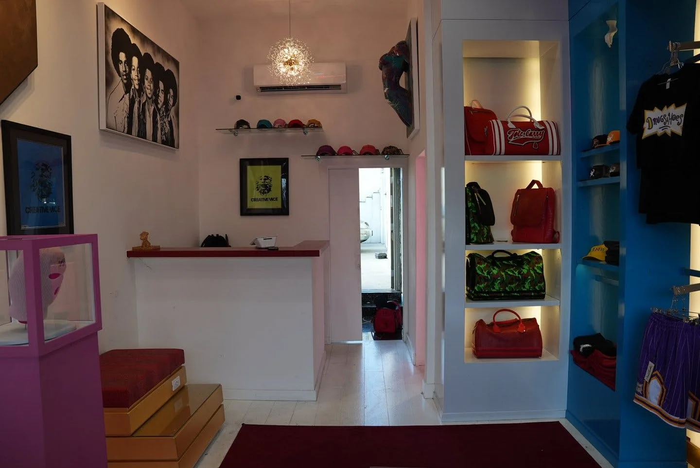 Boutique Space on Rosewood Avenue, Los Angeles — 5