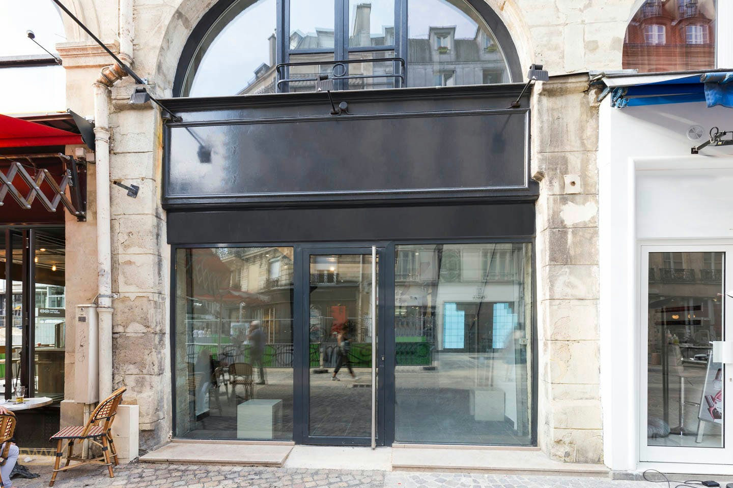 Boutique Space on Rue de la Ferronnerie, Paris, 60 sqm, pop up store