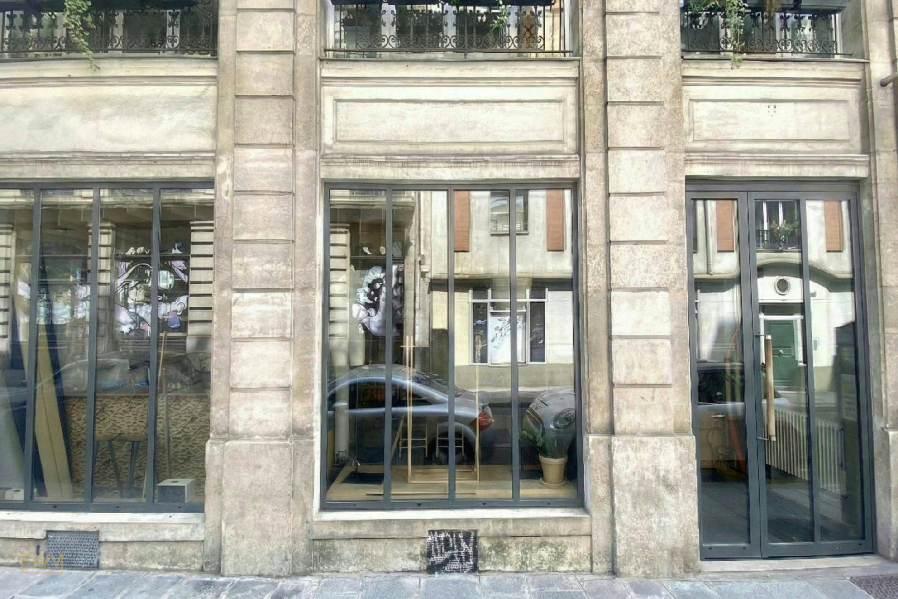 Boutique Space on Rue Froissart, Paris 3rd Arrondissement, 50 sqm, pop up store