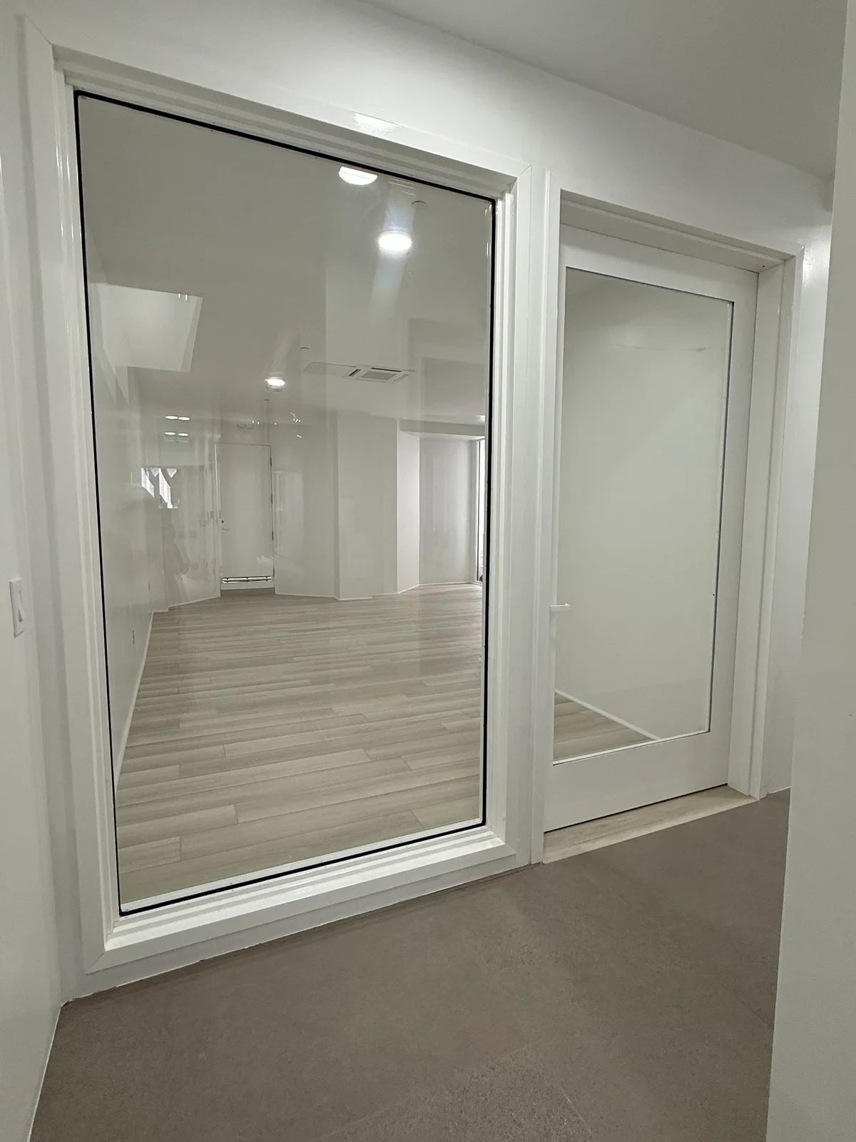 Brand New Retail Space in Presidio Heights, 86 sqm, pop up store in San Francisco, second interior view