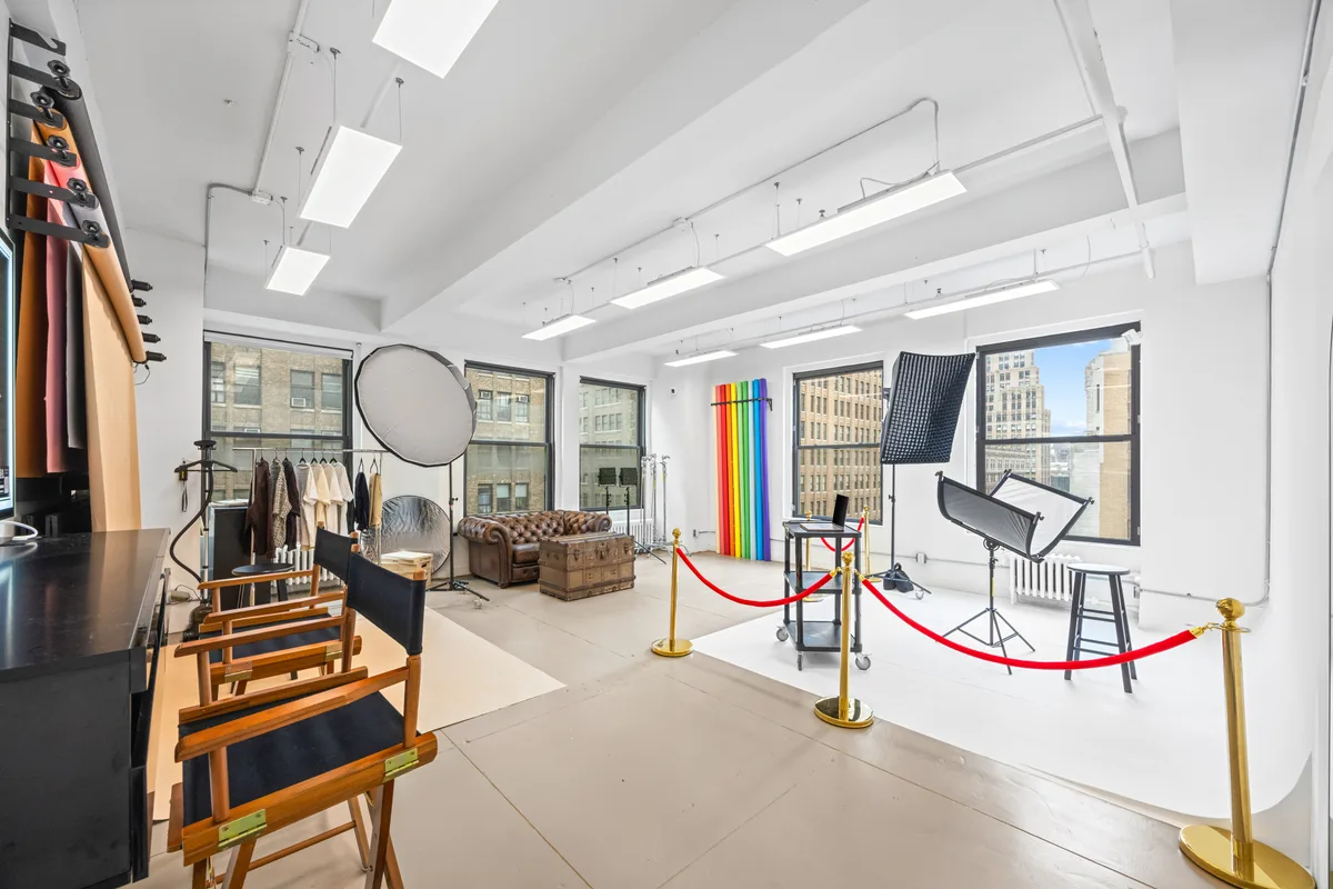 Brand New Studio with Free Lighting & Equipment, 72 sqm, photo shoot, pop-up rental in New York