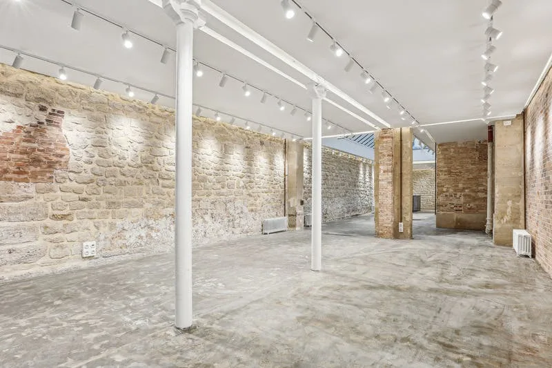 Brick and Stone Space with Glass Roof on Rue du Sentier — 4