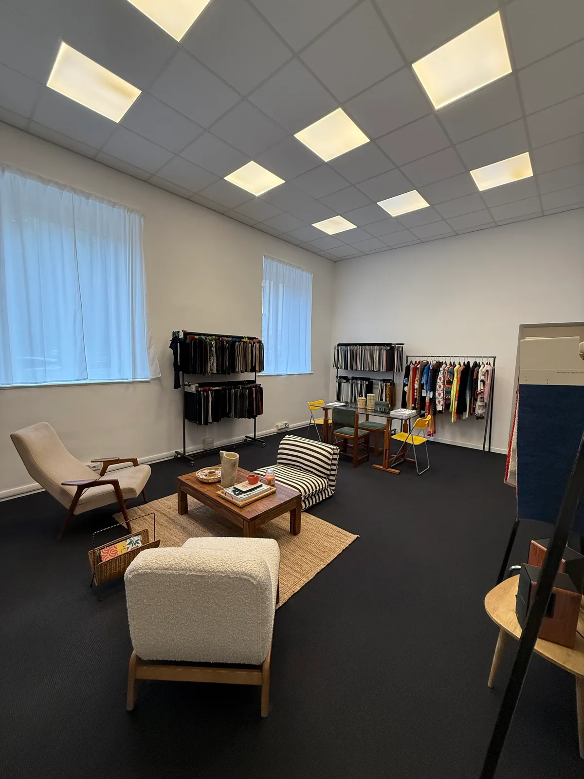 Bright 100 sqm Showroom with High Ceilings in Tortona, pop-up rental in Milano