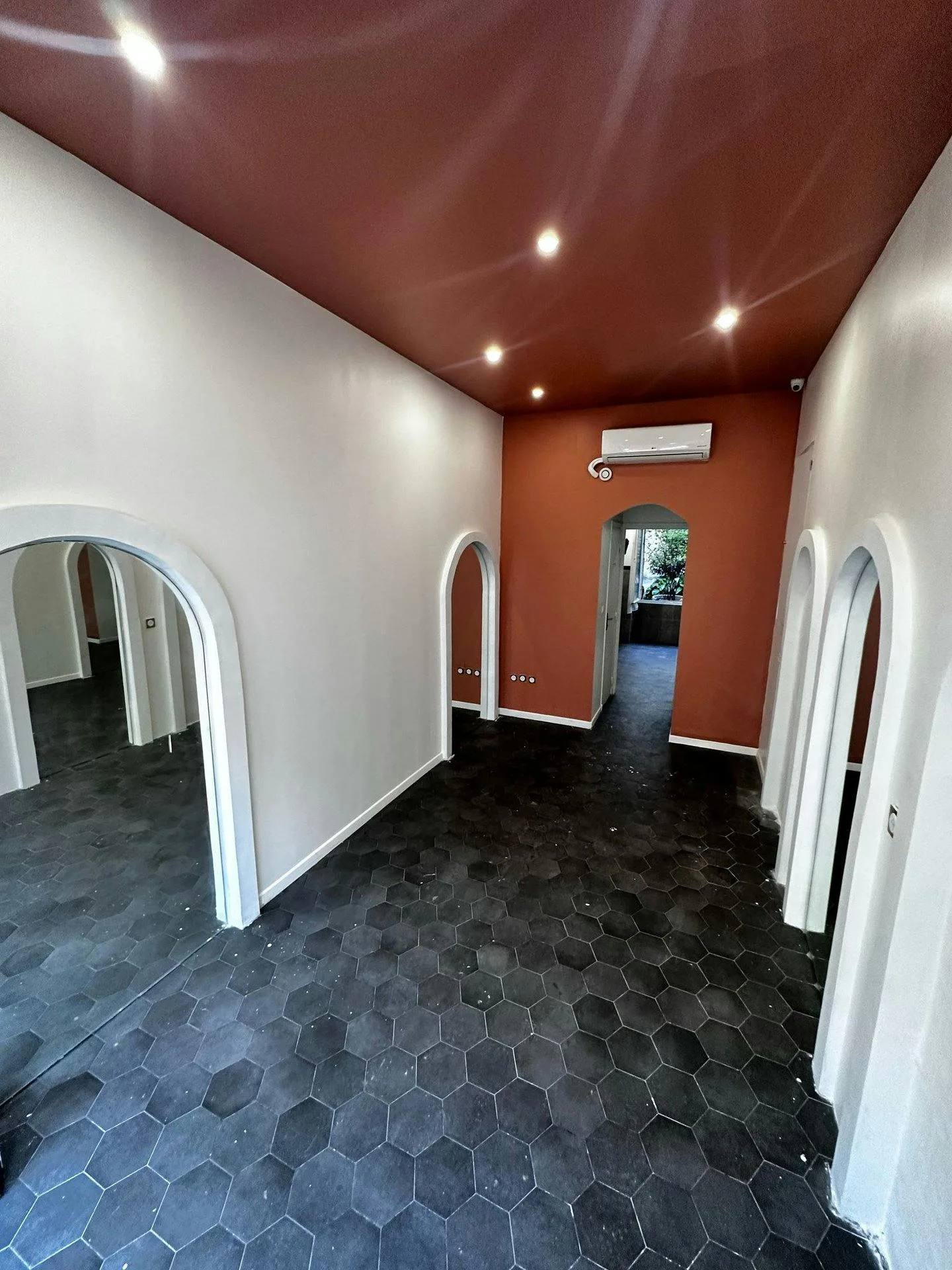 Bright 40 sqm Multi-Purpose Space on Boulevard Diderot, Paris — 4