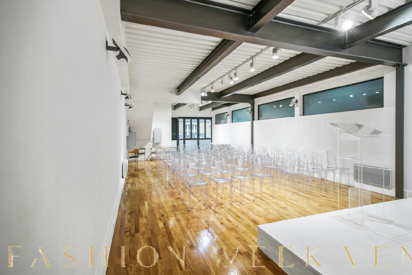 Bright 90 m² Open Space in a Historic Courtyard, showroom presentation, pop-up rental in Paris, interior view