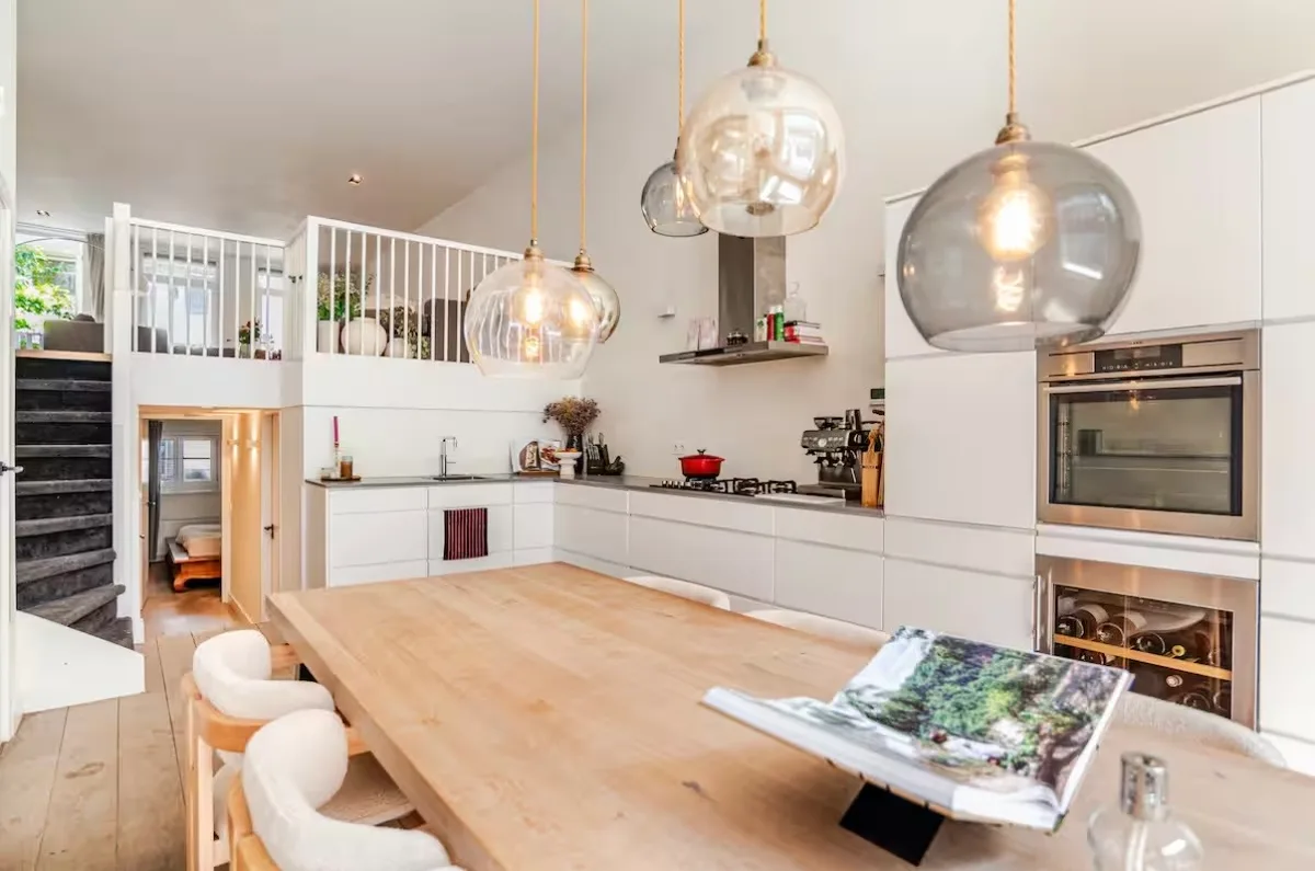 Bright and Versatile Amsterdam Townhouse for Photo Shoots, 100 sqm, pop-up rental