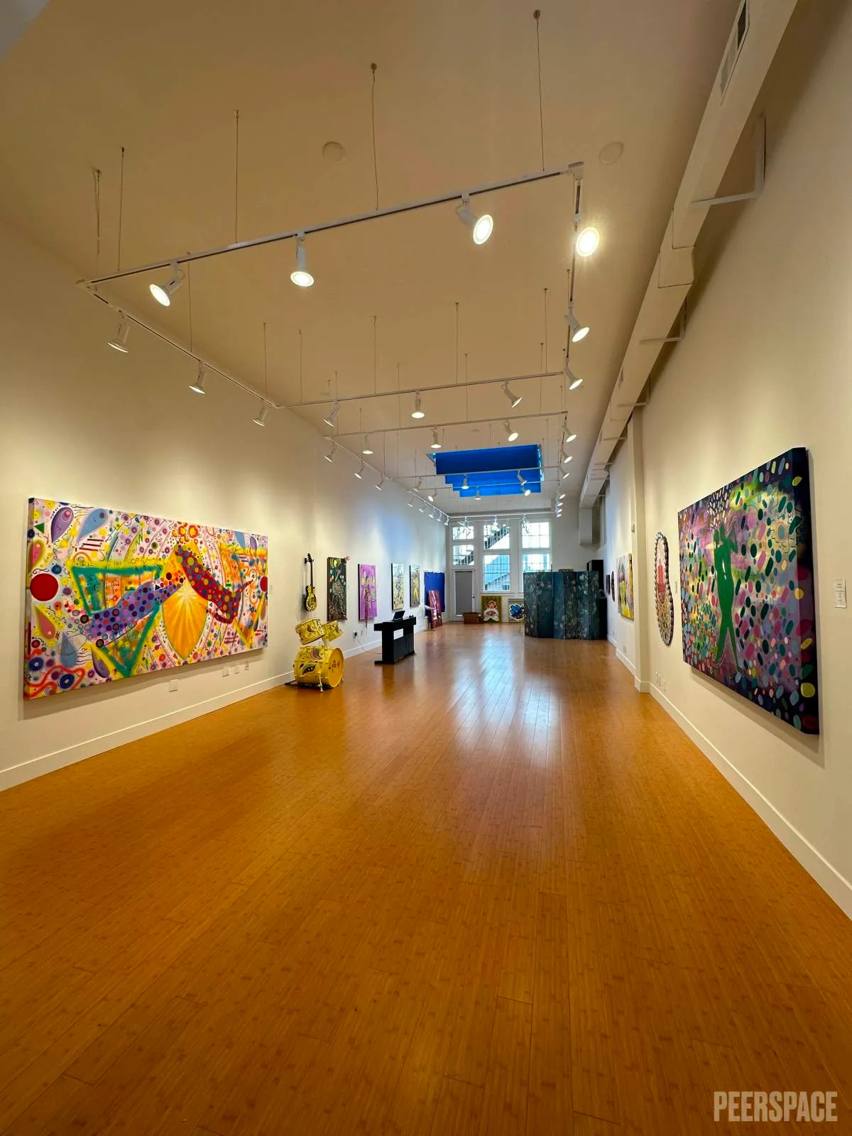 Bright Art Gallery in Santa Monica with Flexible Space, 121 sqm, art exhibition, pop-up rental