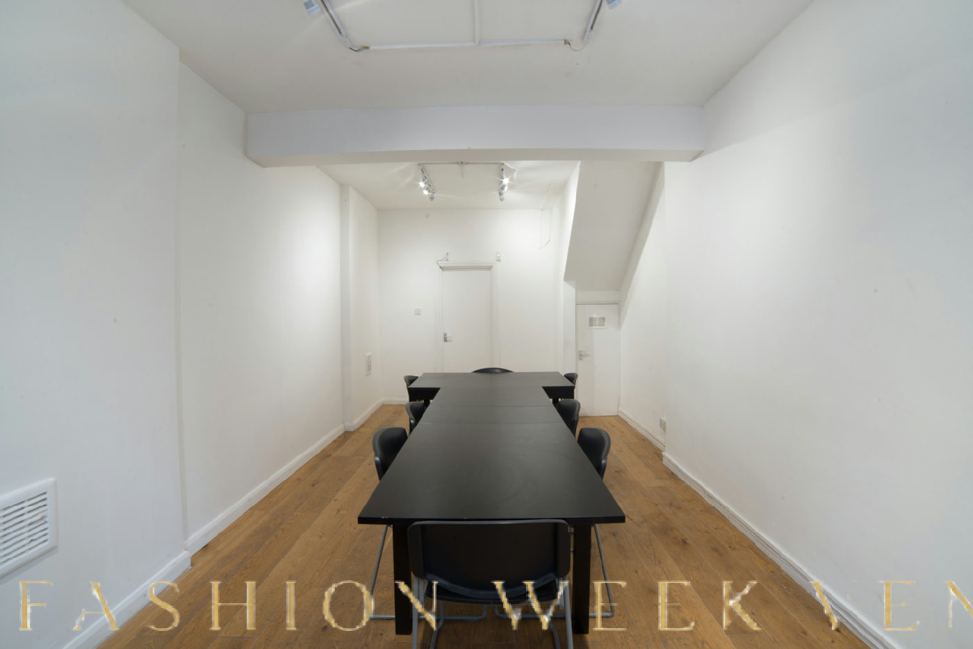 Bright Boutique Retail Space for Pop-Ups in Angel, 47 sqm, pop up store in London, second interior view