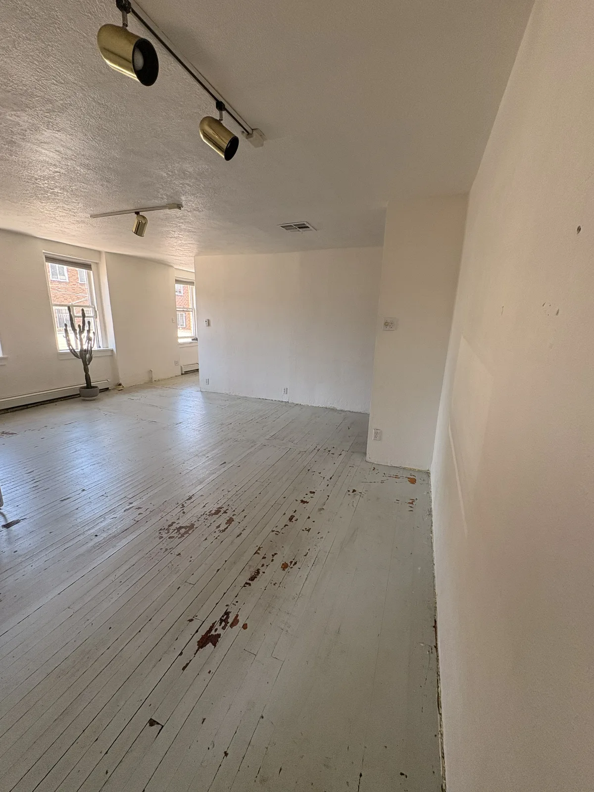 Bright Creative Space Near City Park, 73 sqm, art exhibition, pop-up rental in Denver, second interior view