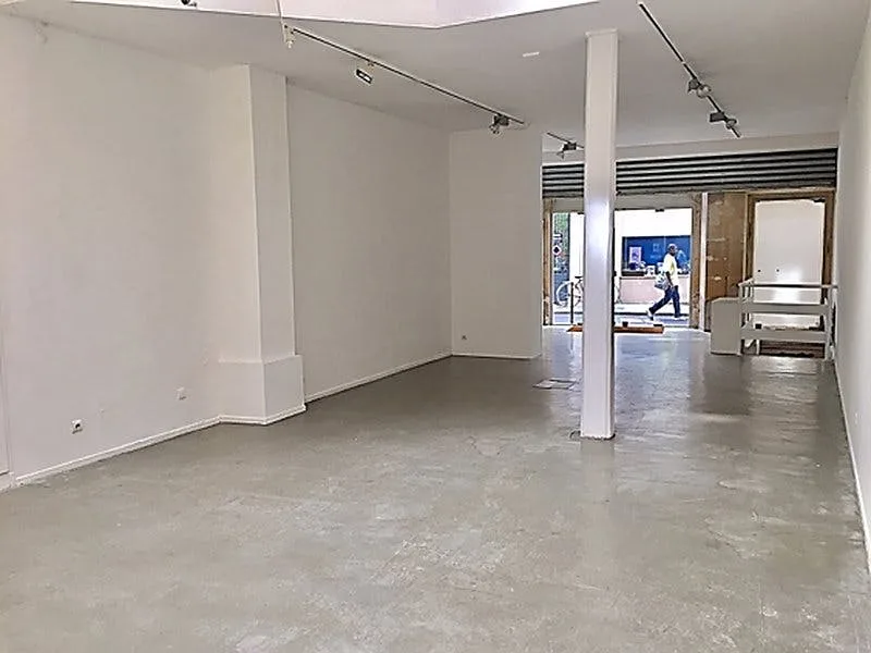 Bright Gallery and Showroom Space in Le Marais, Paris