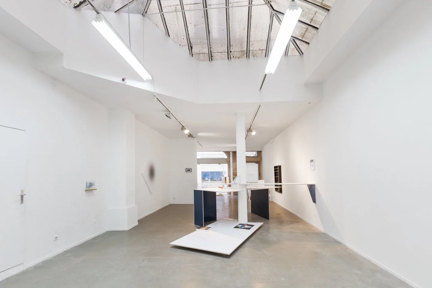 Bright Gallery and Showroom Space in Le Marais, Paris — 3