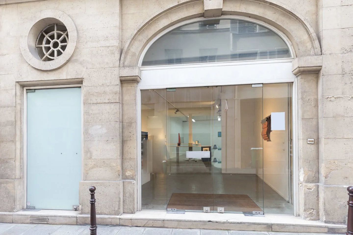 Bright Gallery and Showroom Space in Le Marais, Paris — 5