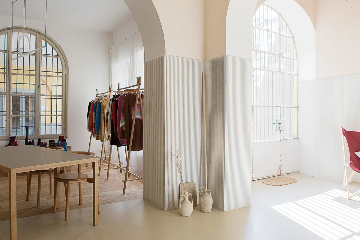 Bright Ground Floor Showroom and Event Space, 70 sqm, art exhibition, pop-up rental in Milano, third interior view