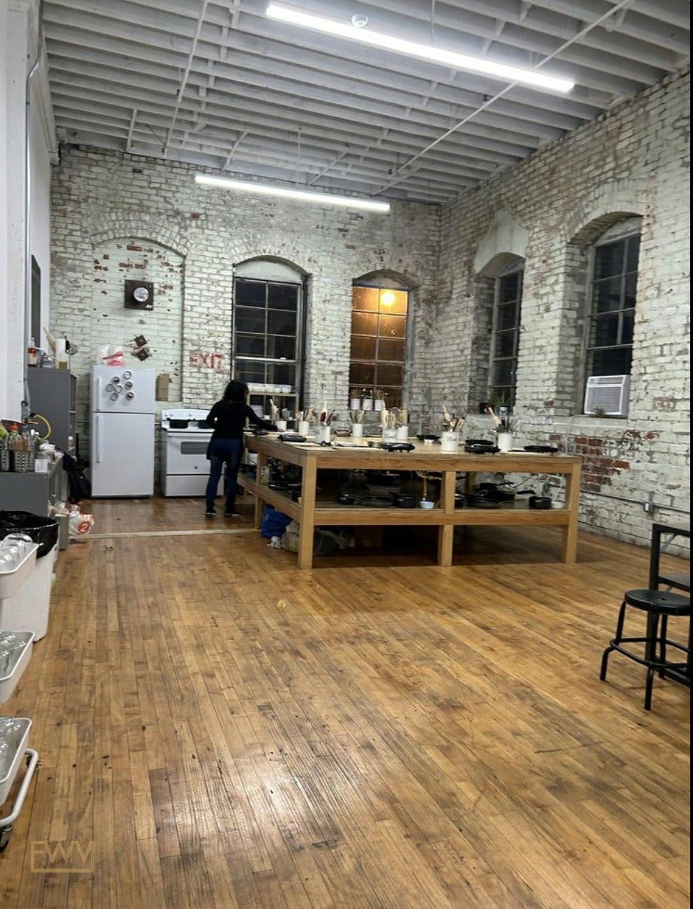 Bright Industrial Loft Space in Downtown Los Angeles, 93 sqm, pop up store