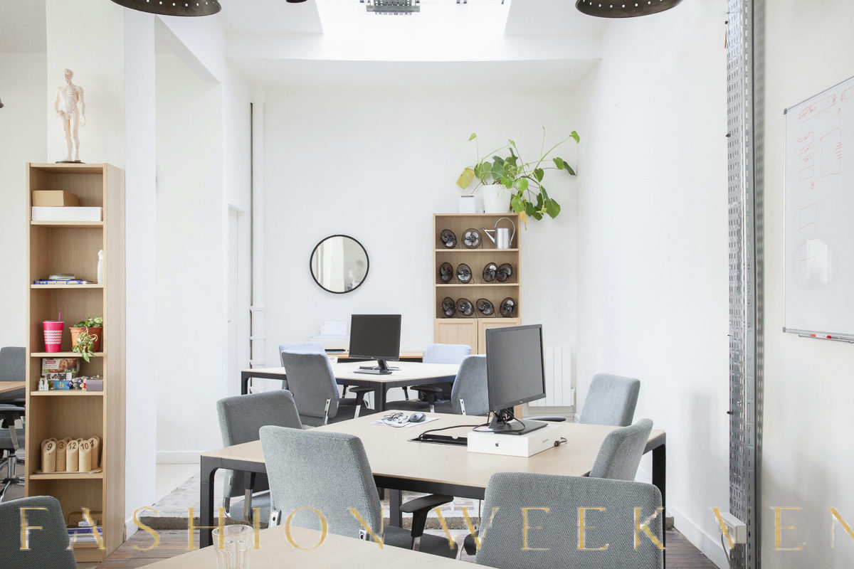 Bright Office Space with Open Plan and Natural Light, 120 sqm, showroom presentation, pop-up rental in Paris, interior view