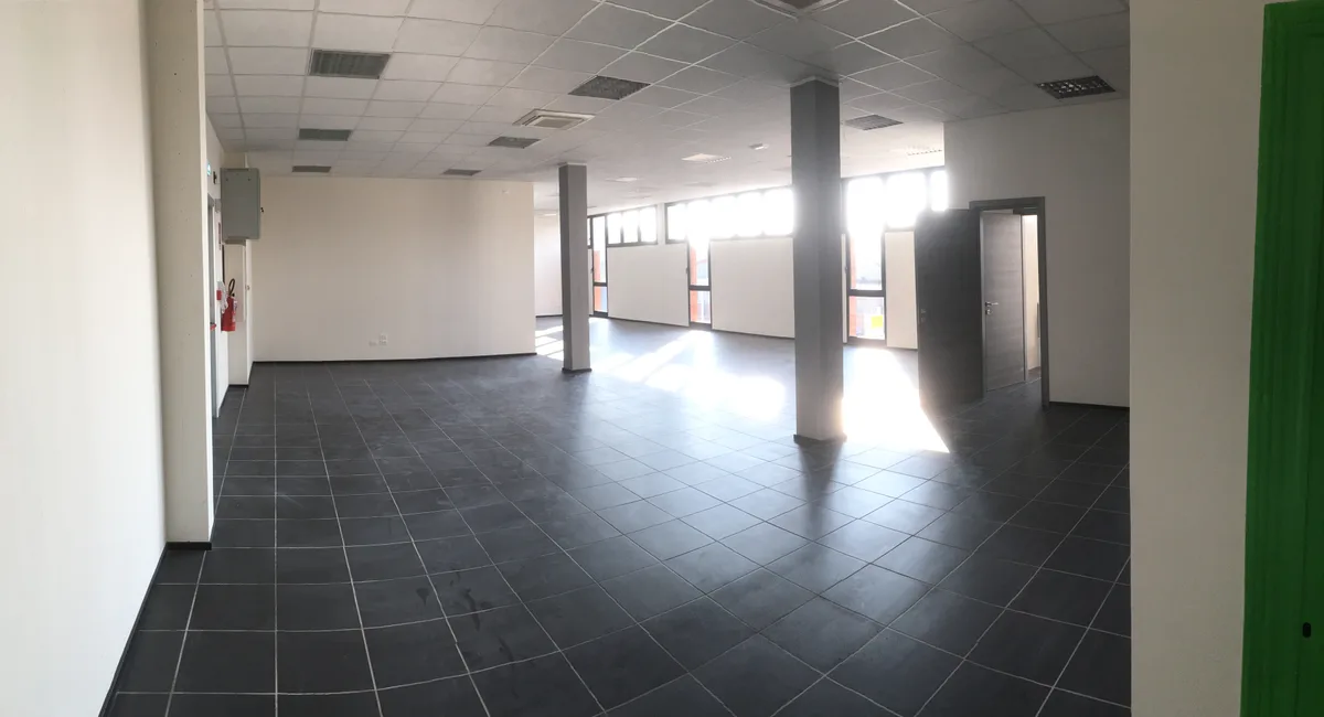 Bright Open-Plan Office for Creative Productions, 154 sqm, photo shoot, pop-up rental in Villanova