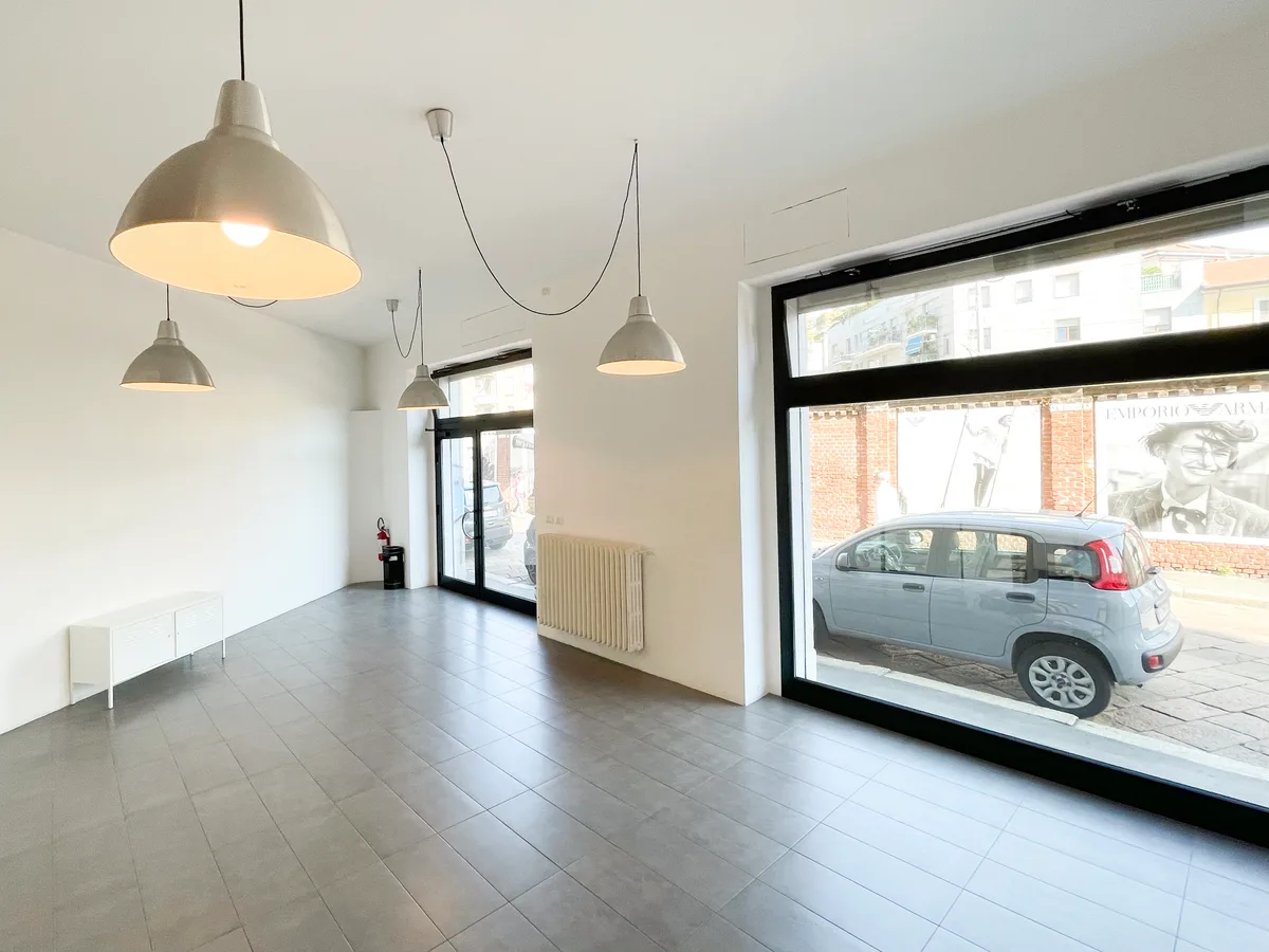 Bright Open Space in Via Tortona, 60 sqm, pop up store in Milano