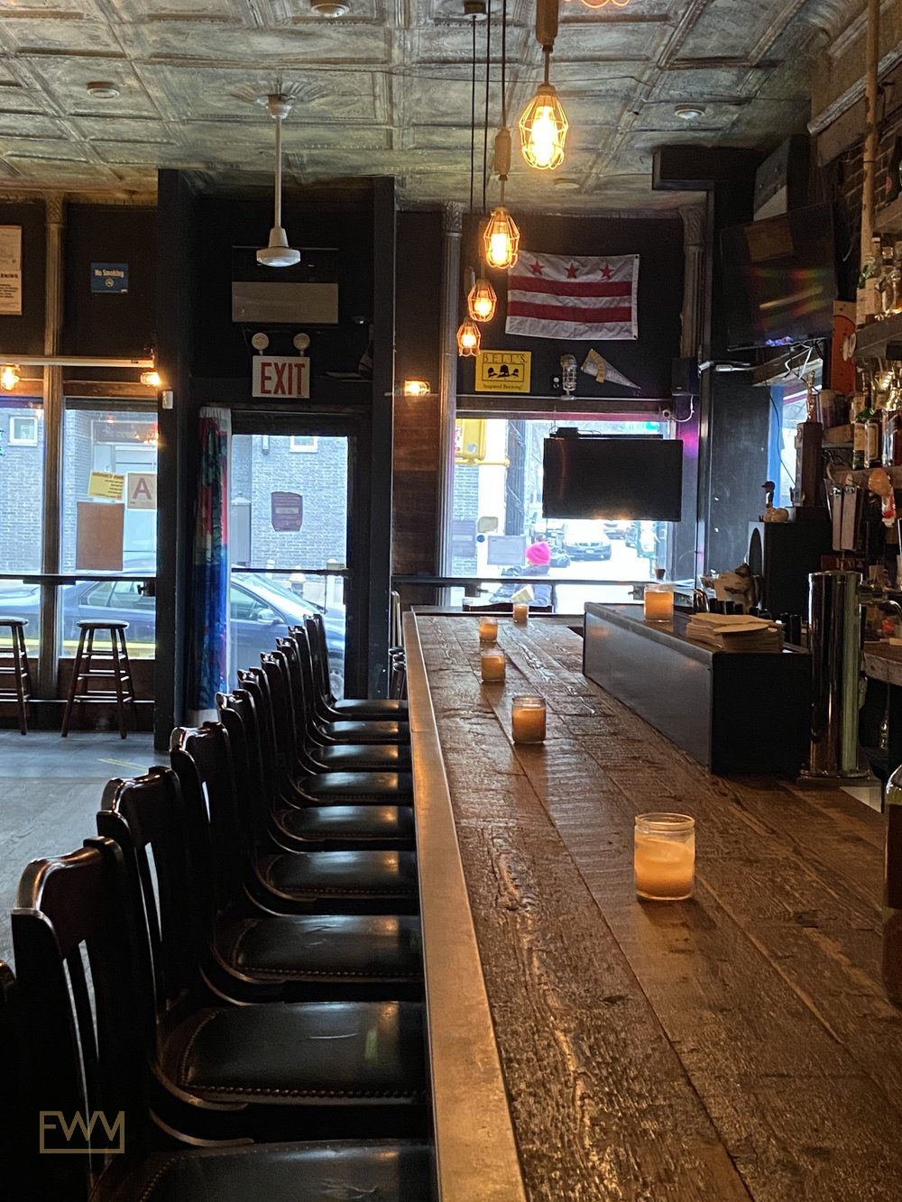 Bright Rustic Corner Bar in Clinton Hill, 93 sqm, private event, pop-up rental in Brooklyn, additional interior view