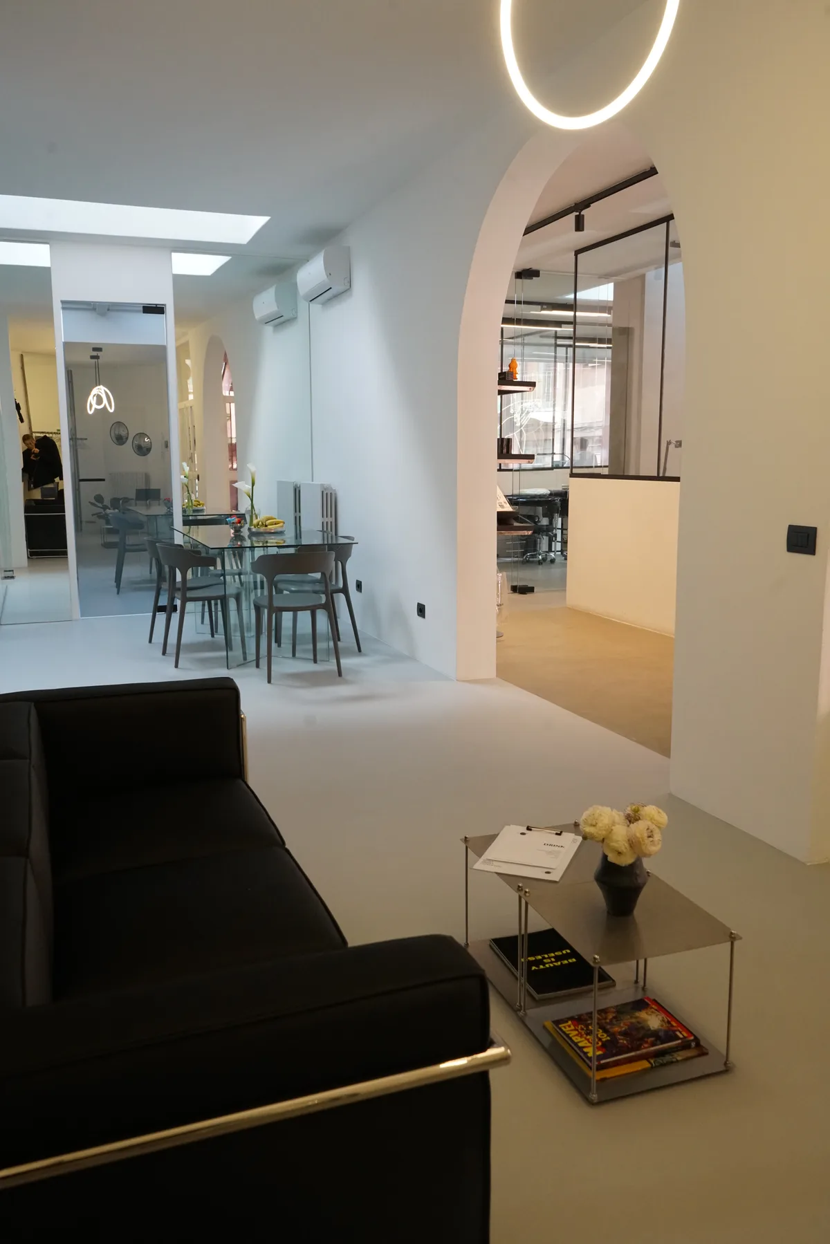 Bright Space for Photo Shoots with Flexible Setup, 180 sqm, pop-up rental in Milano