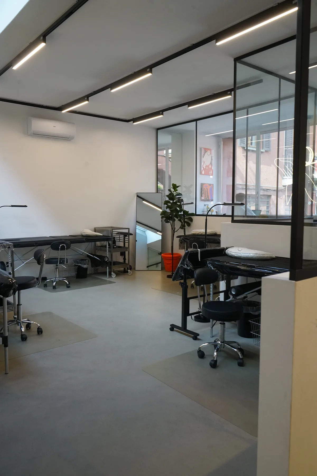 Bright Space for Photo Shoots with Flexible Setup, 180 sqm, pop-up rental in Milan, third interior view