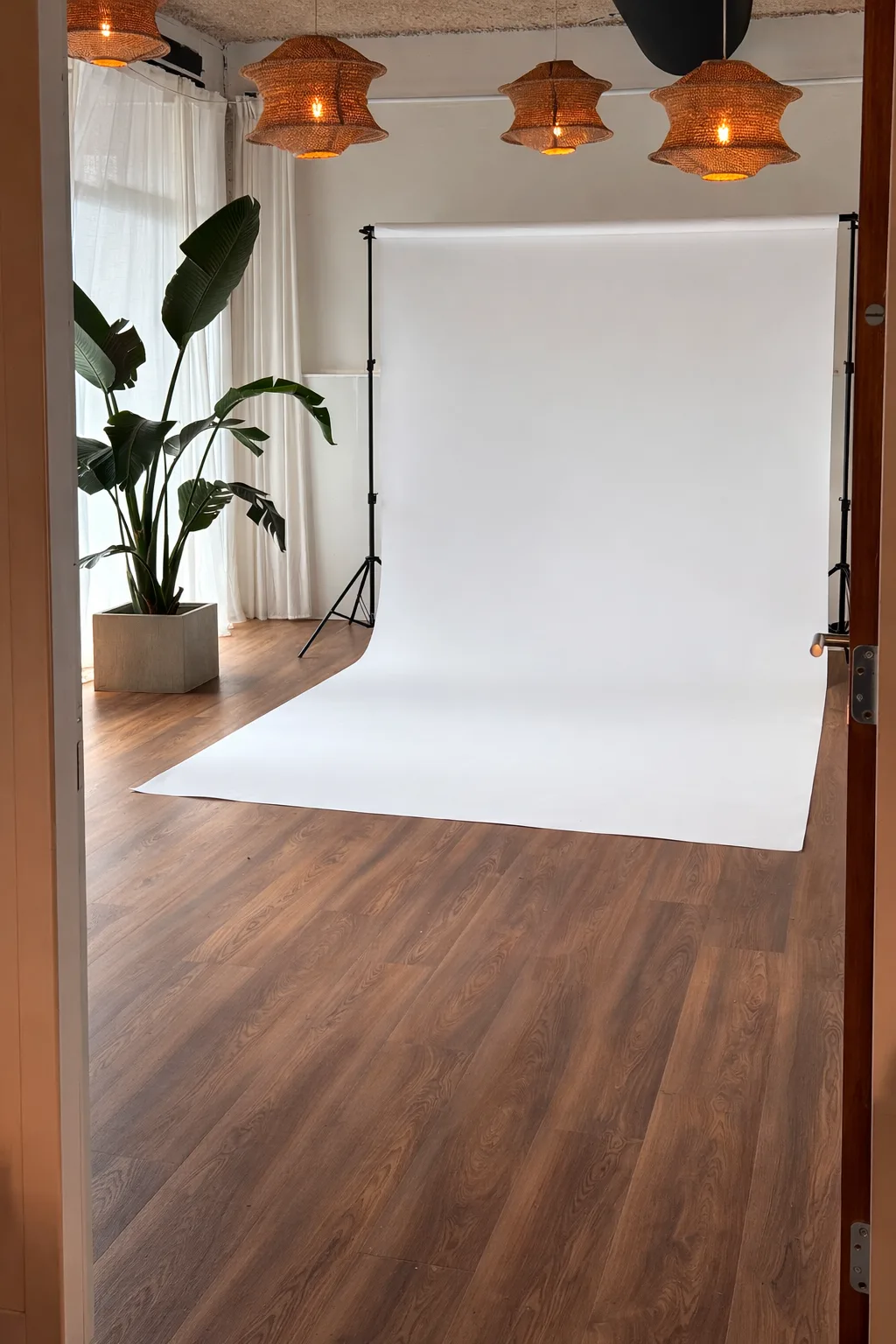 Bright Waterfront Studio for Workshops and Photoshoots, 35 sqm, photo shoot, pop-up rental in Amsterdam