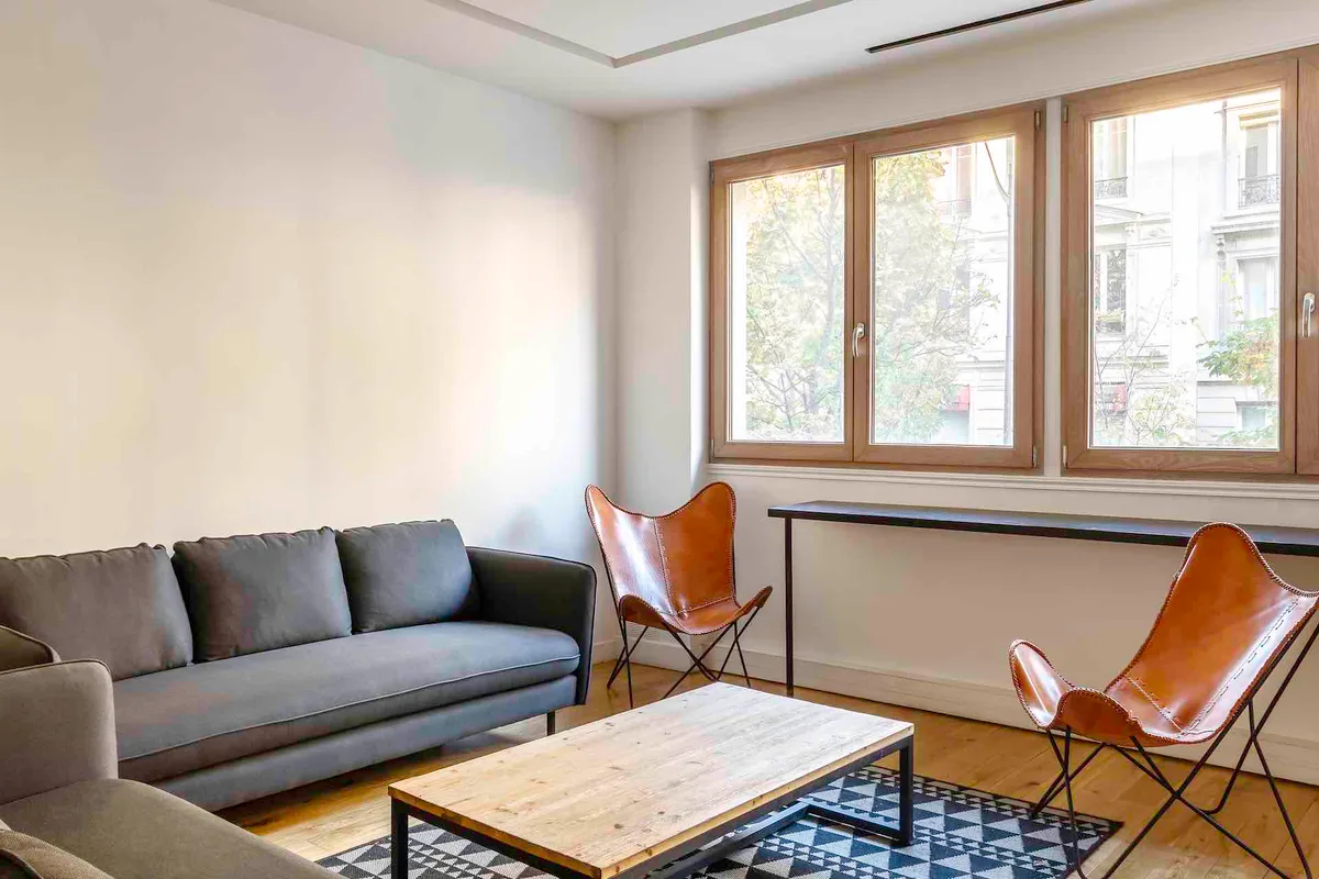 Bureau clé-en-main de 230 m² pouvant accueillir 45 postes, showroom presentation, pop-up rental in Paris, second interior vi…
