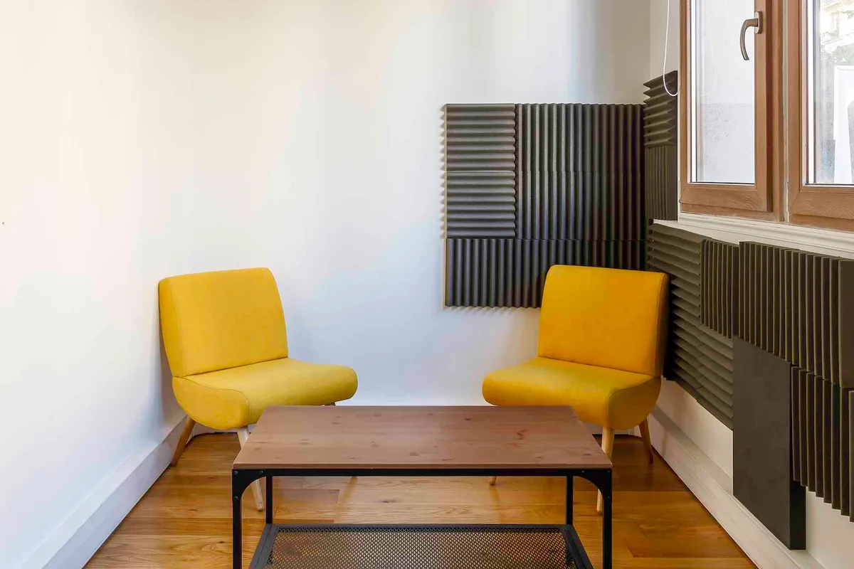 Bureau clé-en-main de 230 m² pouvant accueillir 45 postes, showroom presentation, pop-up rental in Paris, additional interio…