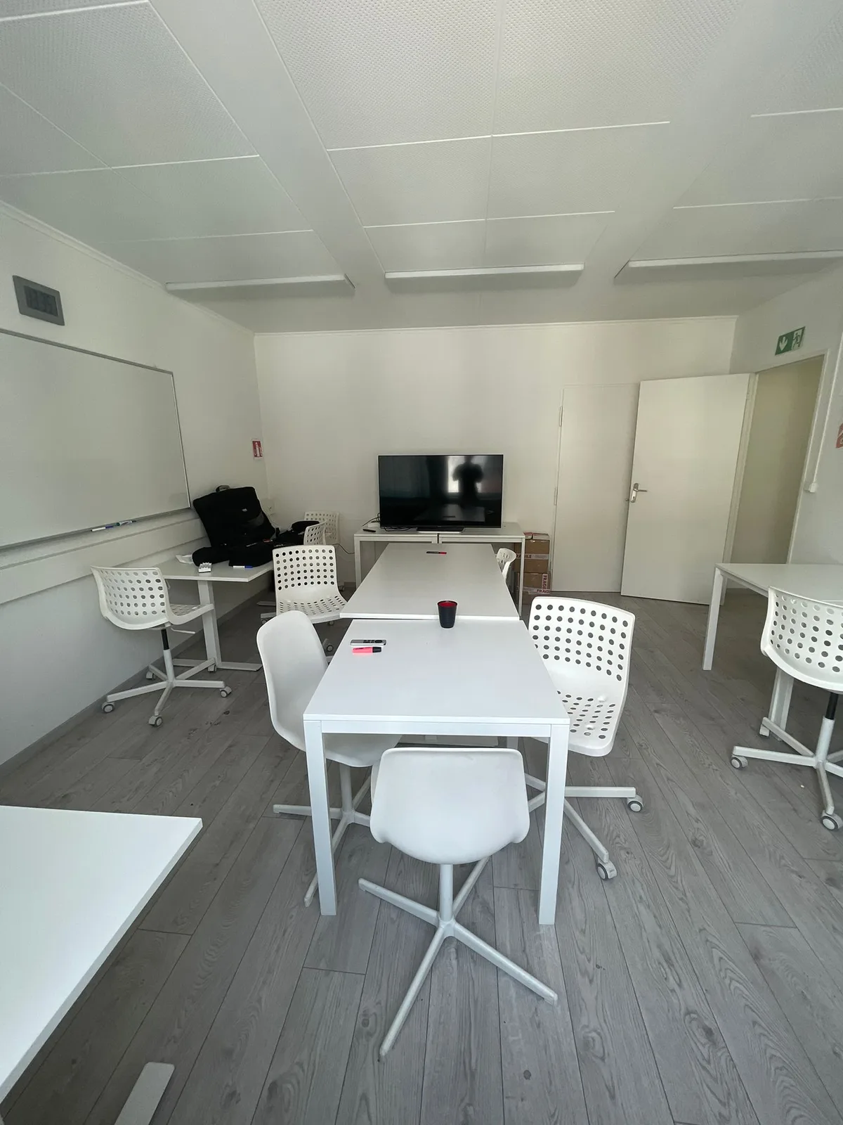 Bureaux et salle de conférence au centre de la gare Cornavin, 22 sqm, corporate event, pop-up rental in Genève, interior view