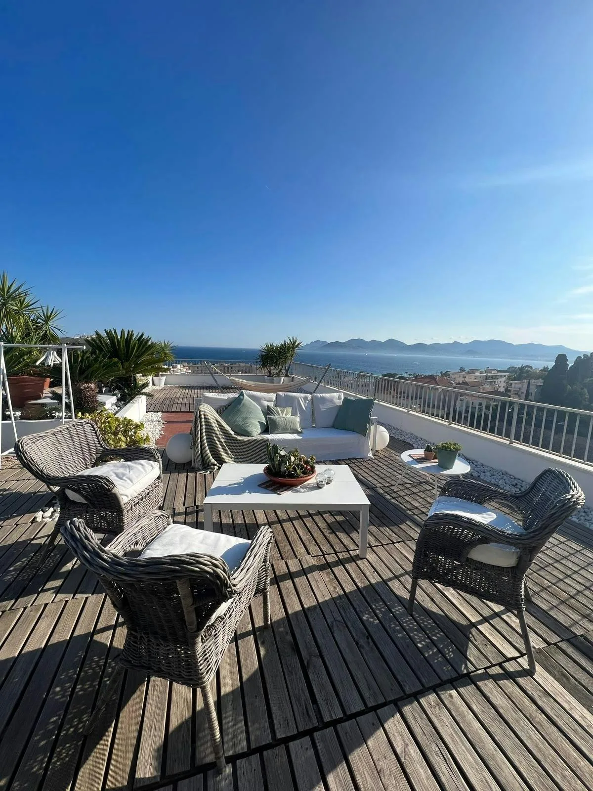 Cannes Rooftop with 360-Degree Views of the French Riviera — 3