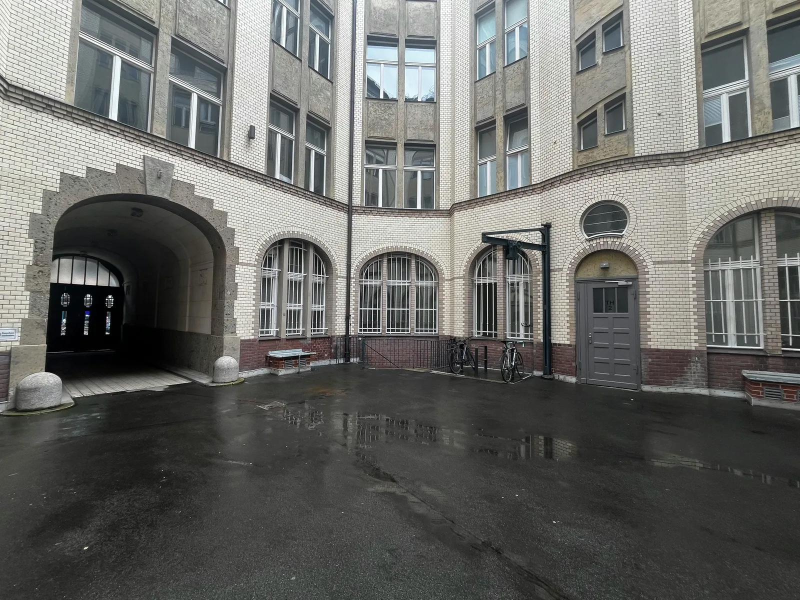 Central Berlin Pop-Up Space on Friedrichstrasse — 4