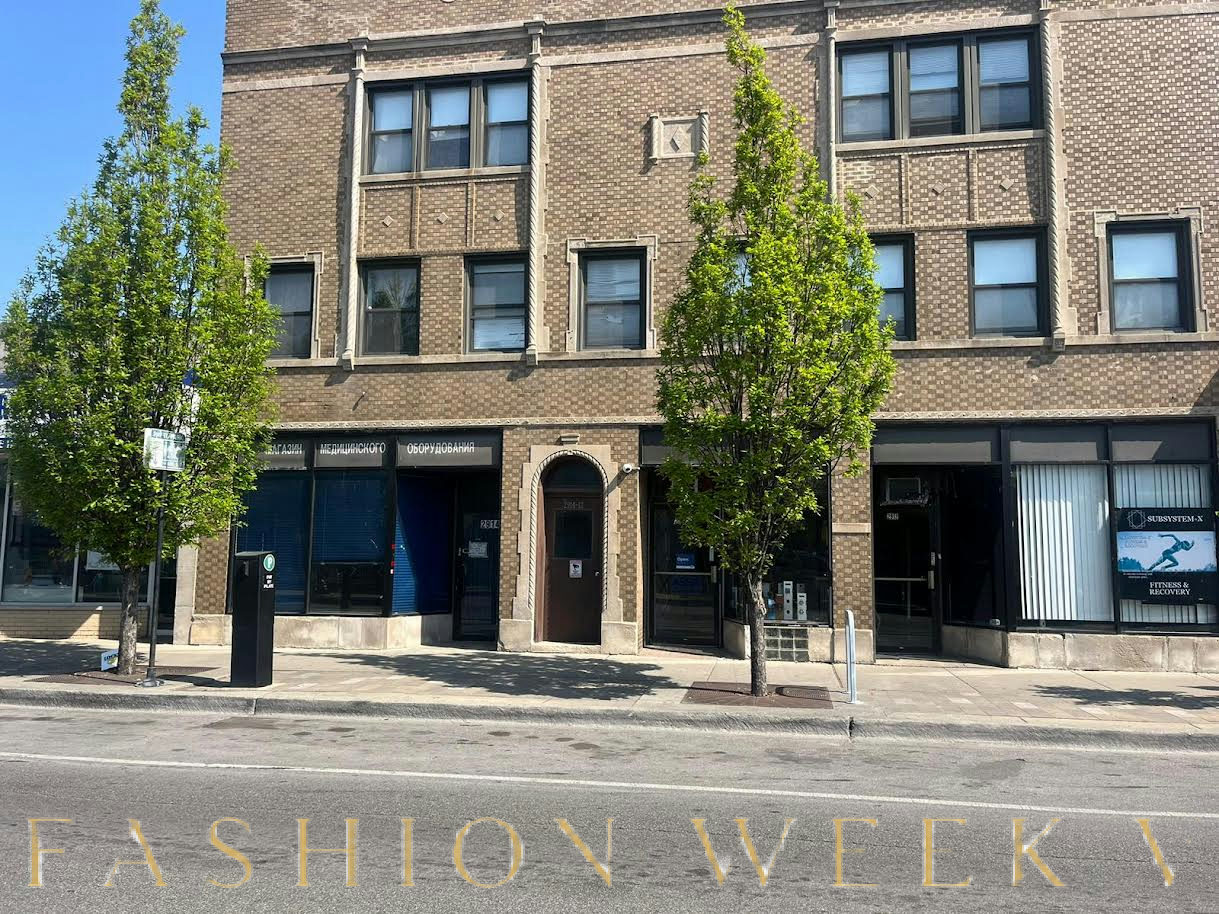 Central Storefront Space on Devon, 84 sqm, retail activation, pop-up rental in Chicago