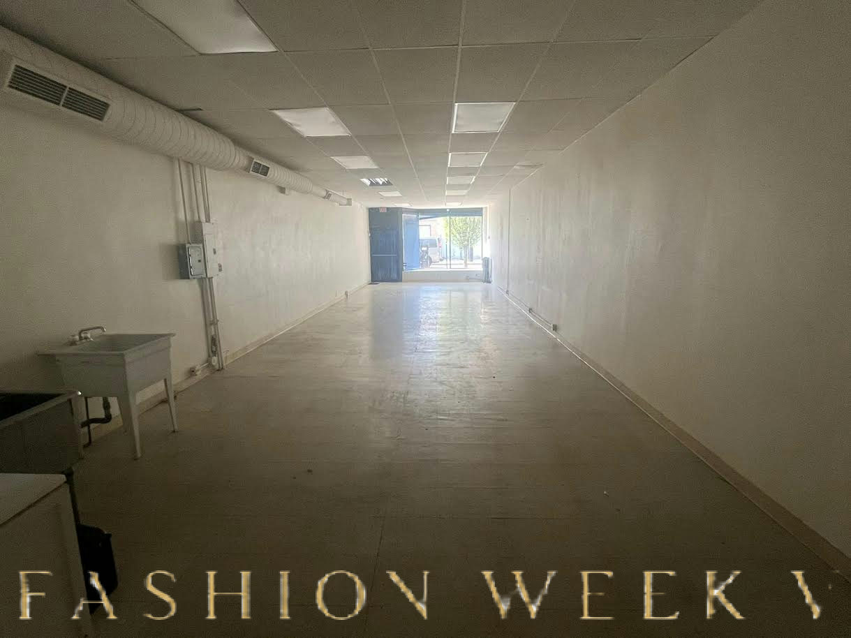 Central Storefront Space on Devon, 84 sqm, retail activation, pop-up rental in Chicago, second interior view