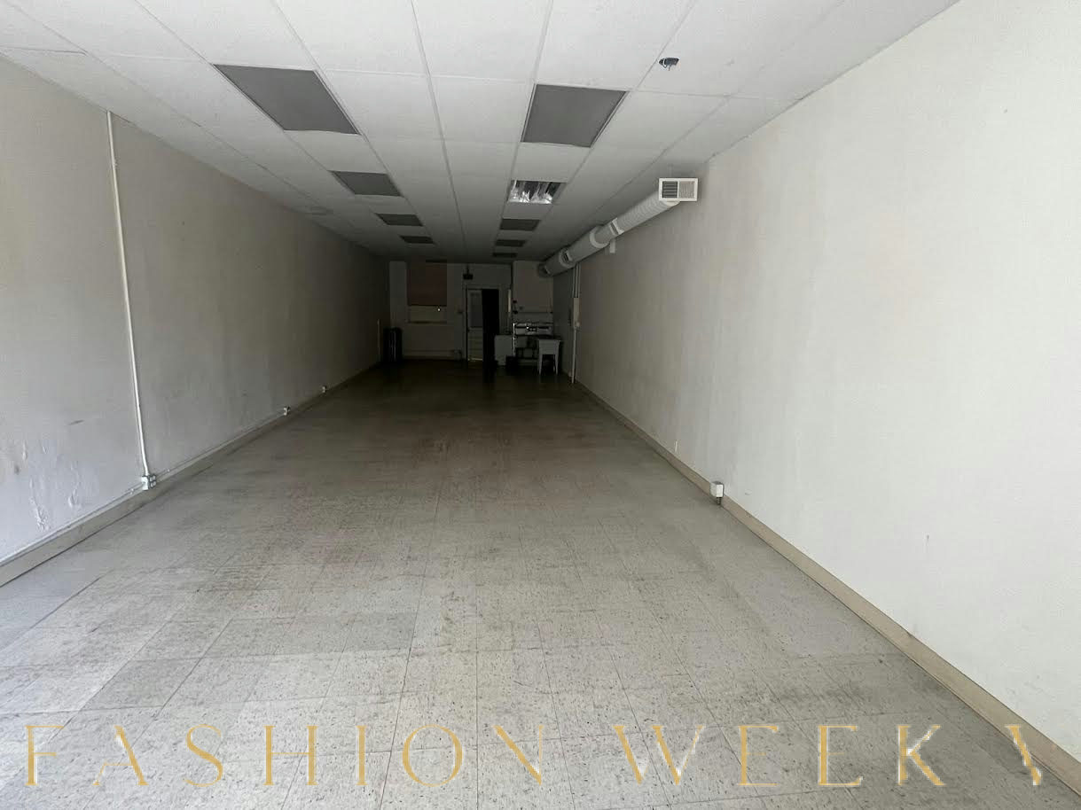 Central Storefront Space on Devon, 84 sqm, retail activation, pop-up rental in Chicago, third interior view