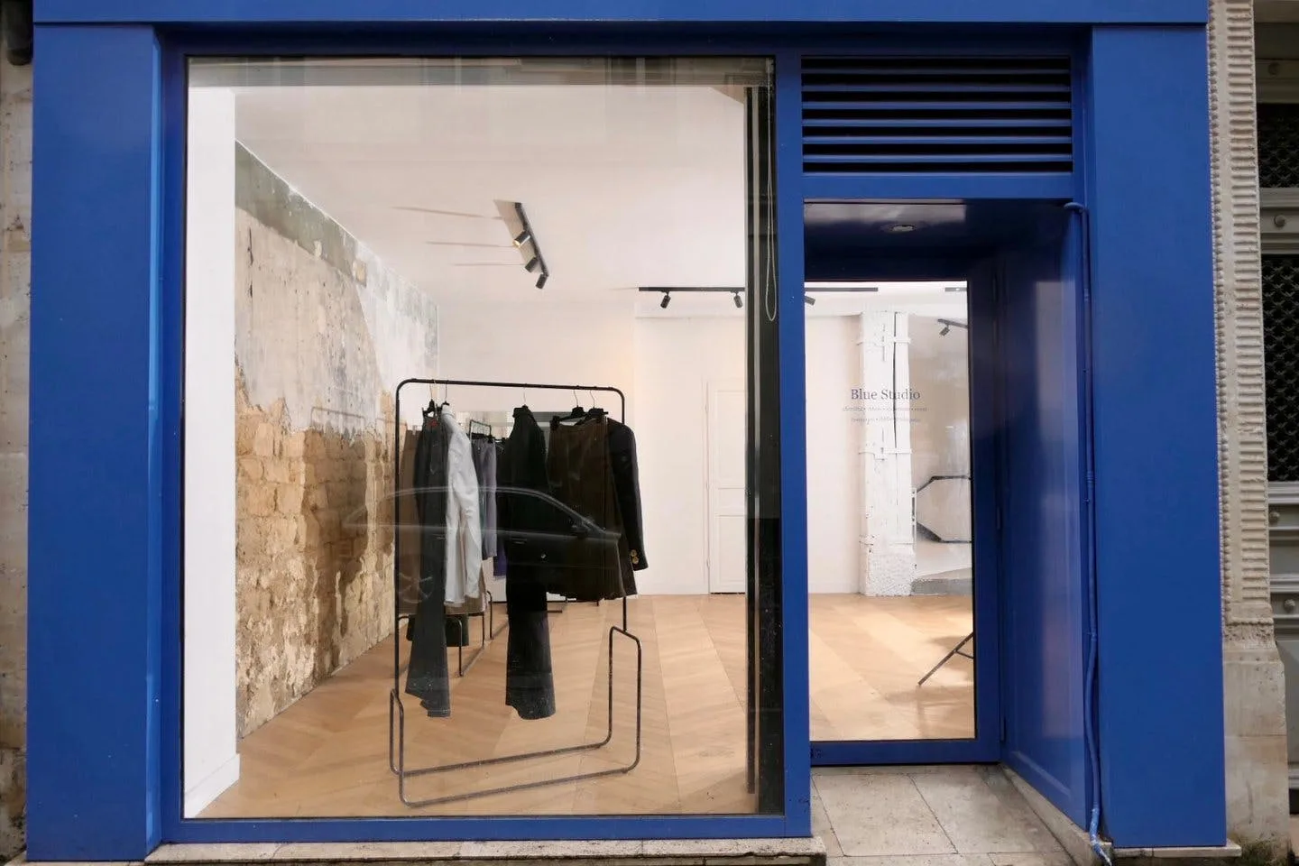 Charmant Showroom and Studio in Central Paris — 4