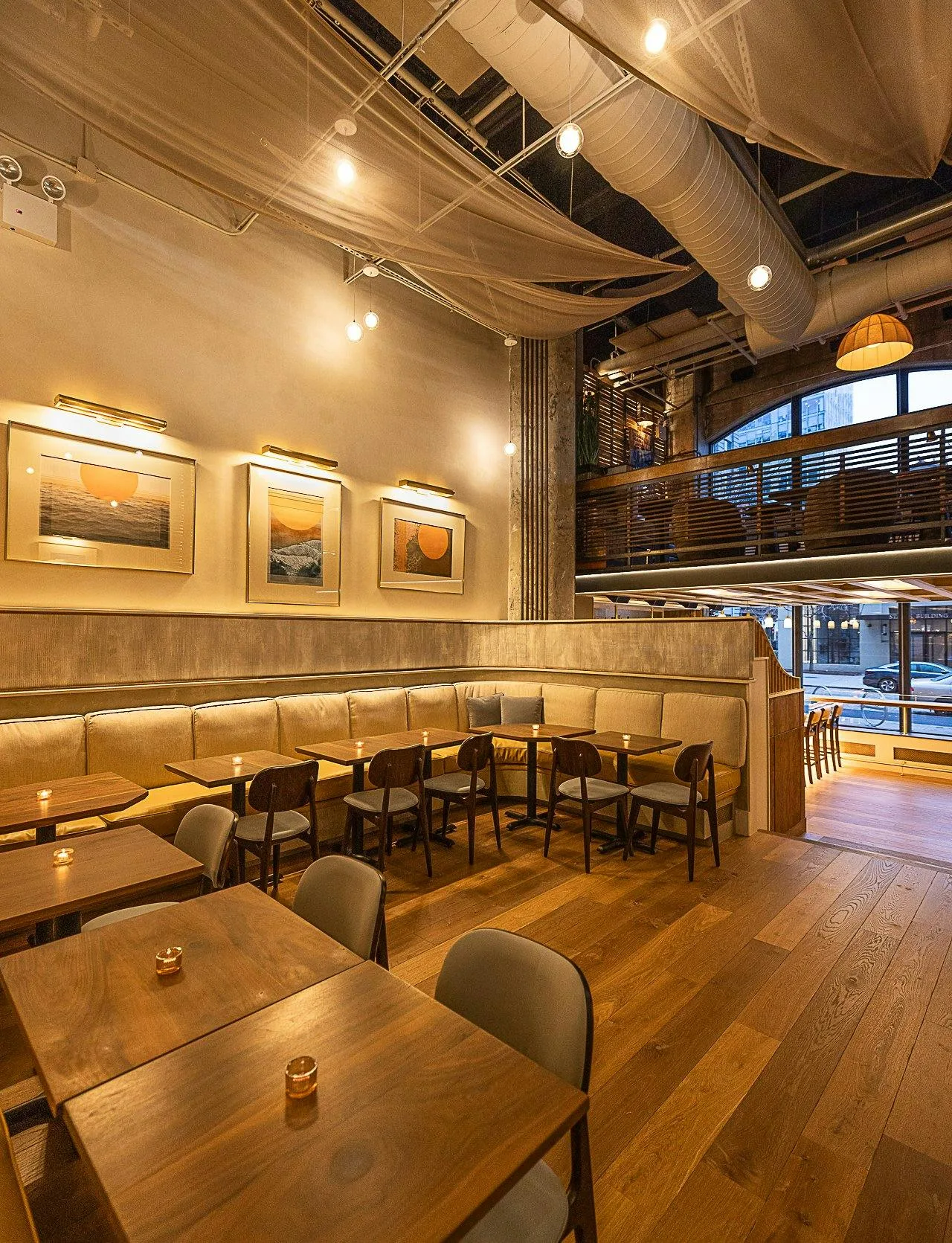 Charming Brooklyn Restaurant and Lounge in DUMBO — 2
