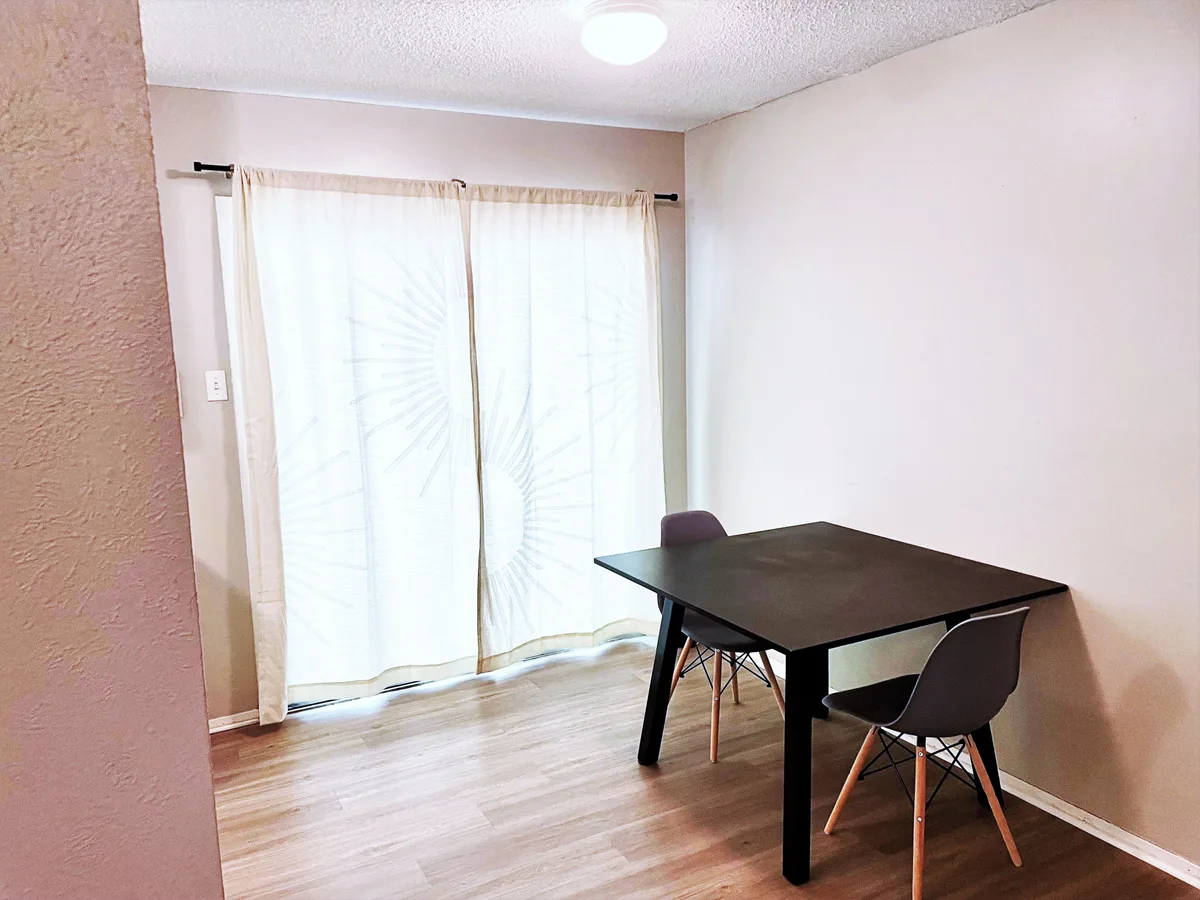 Charming Duplex with Private Outdoor Space in Austin, 112 sqm, pop up store, second interior view