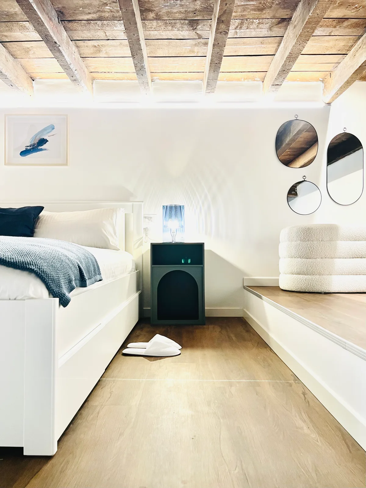 Charming & Minimalist Space in Milan, 60 sqm, art exhibition, pop-up rental in Milano, interior view