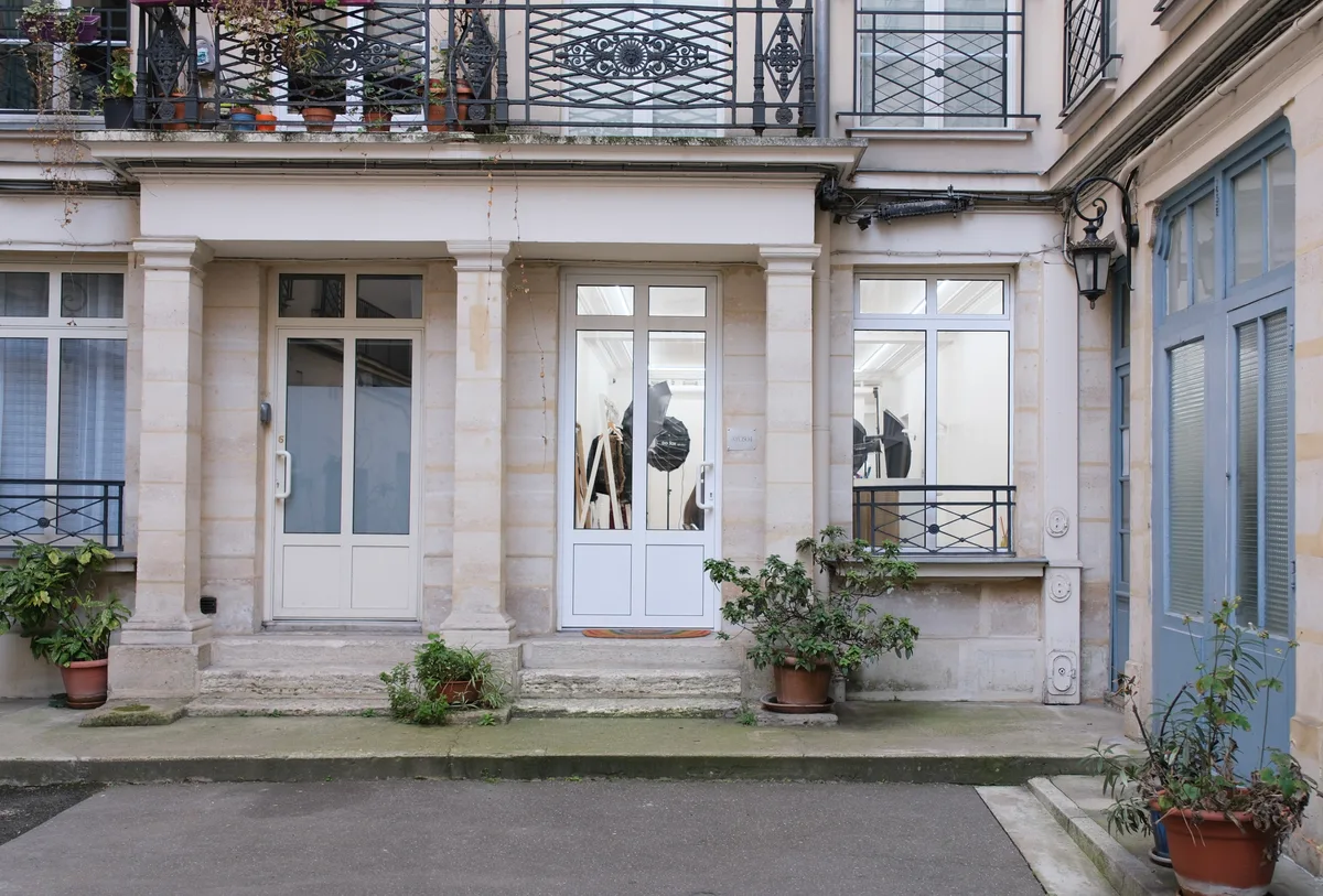 Charming Showroom Space in Parisian Courtyard, 70 sqm, showroom presentation, pop-up rental, third interior view