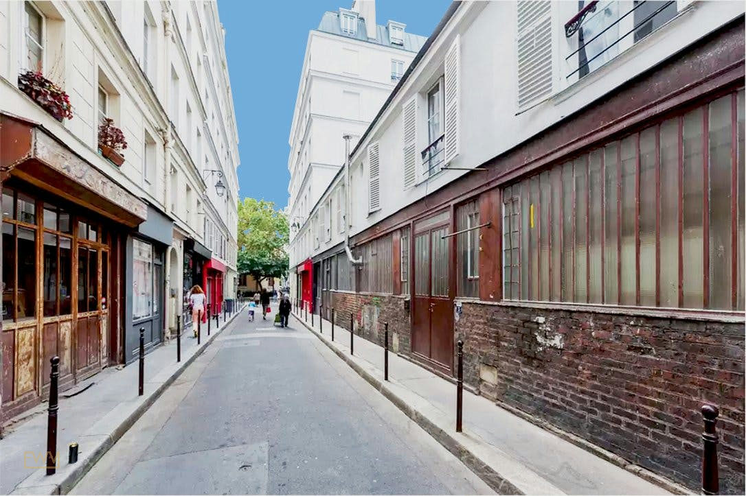 Charming Workshop and Showroom in Paris Le Marais