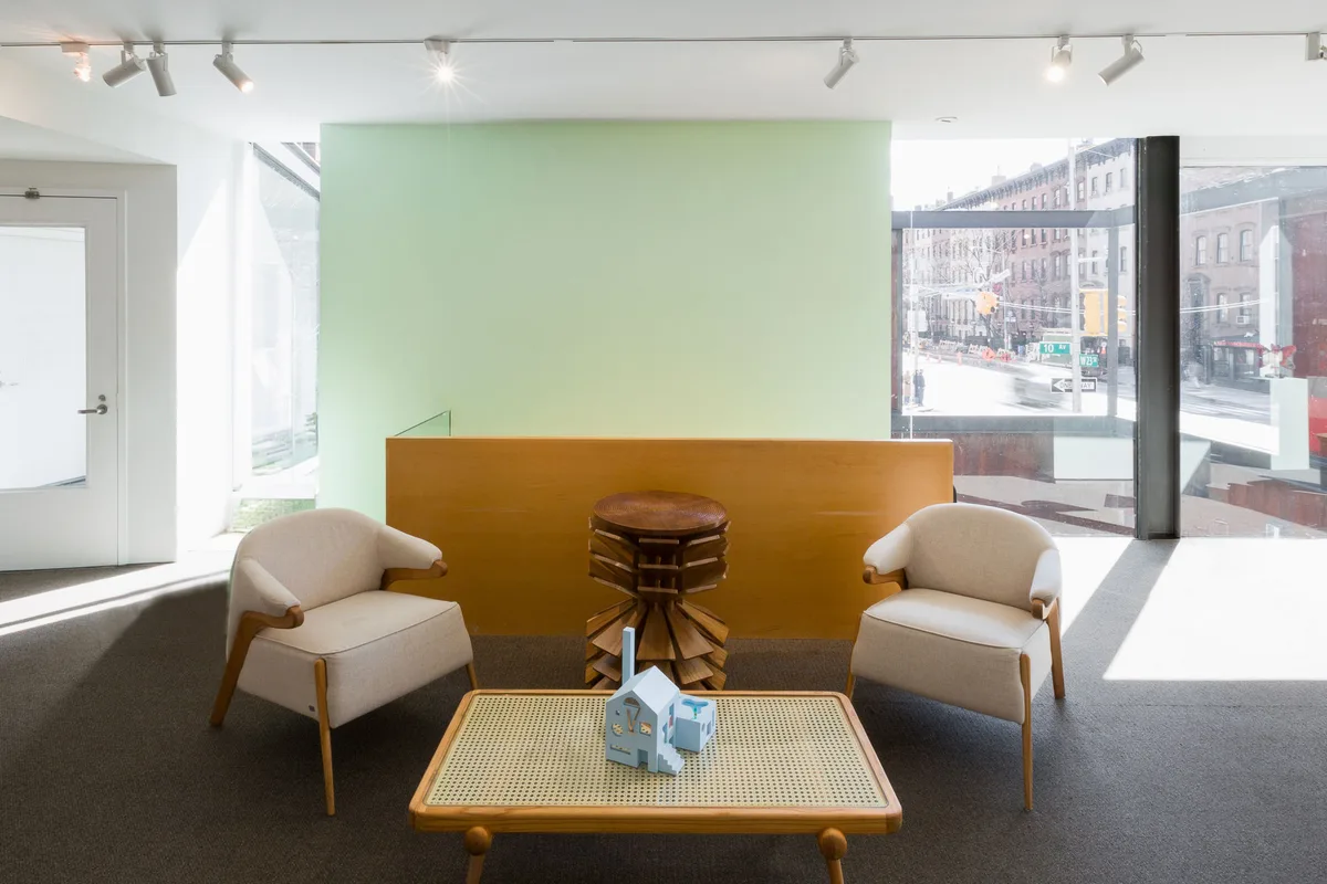 Chelsea Gallery Event Space for Creative Gatherings, 95 sqm, art exhibition, pop-up rental in New York, additional interior…