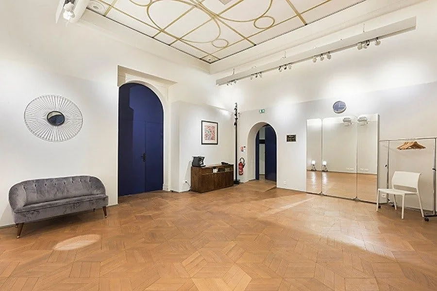 Chic 100 sqm Boutique in Downtown Toulouse — 2