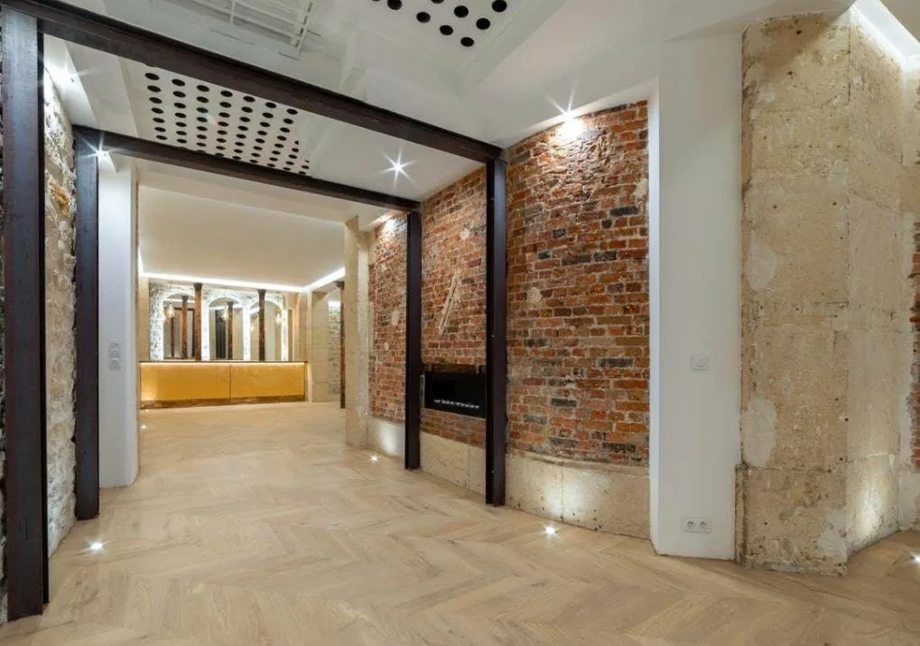 Chic 200 sqm Event and Showroom Space in Le Marais — 2
