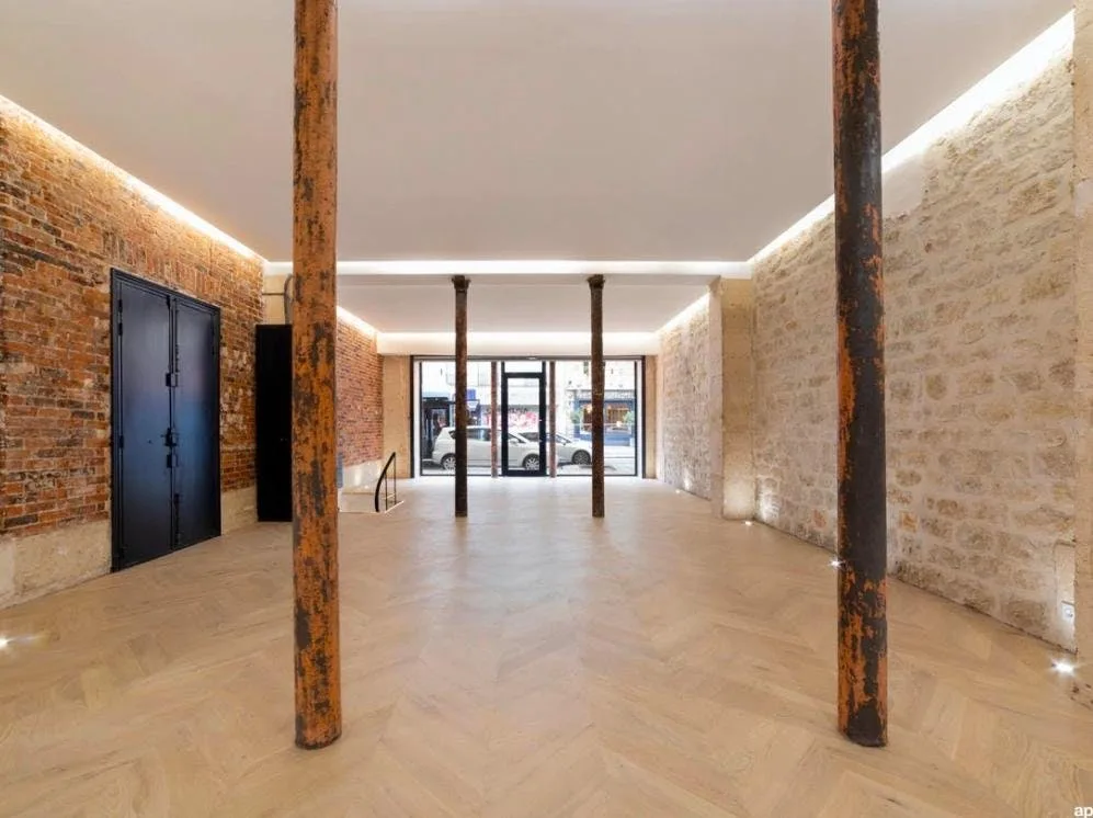 Chic 200 sqm Event and Showroom Space in Le Marais — 3