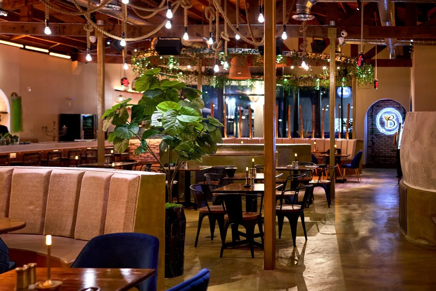 Chic 8th Street Dining and Event Space in Miami — 4