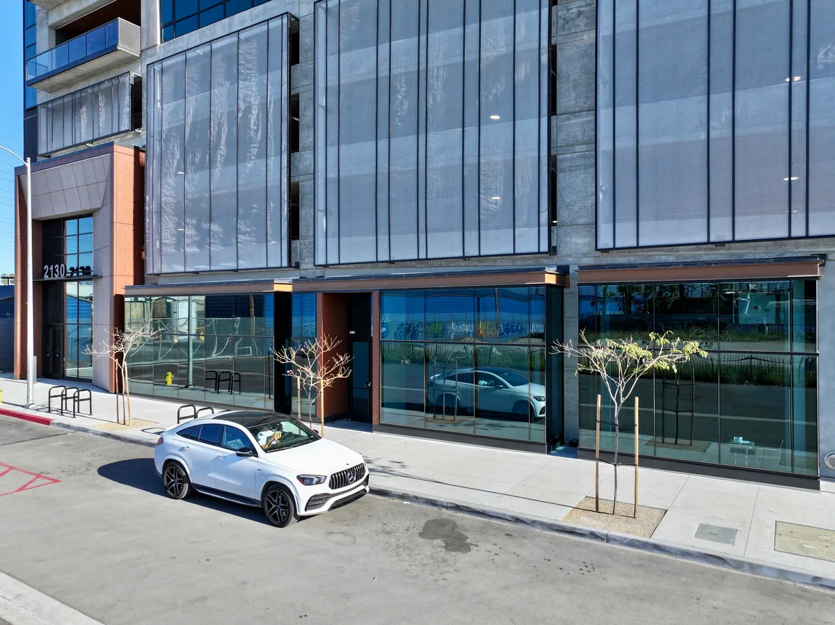 Chic Designer Loft with Rooftop Access, 318 sqm, art exhibition, pop-up rental in Los Angeles, third interior view