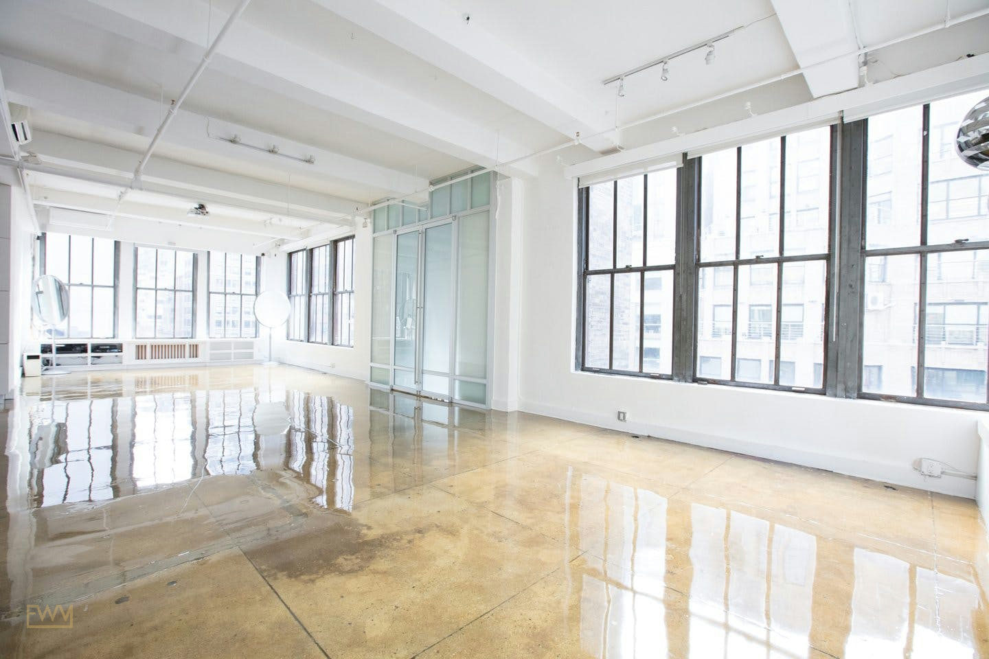 Chic Midtown Penthouse Loft with Skyline Views, 158 sqm, pop up store in New York