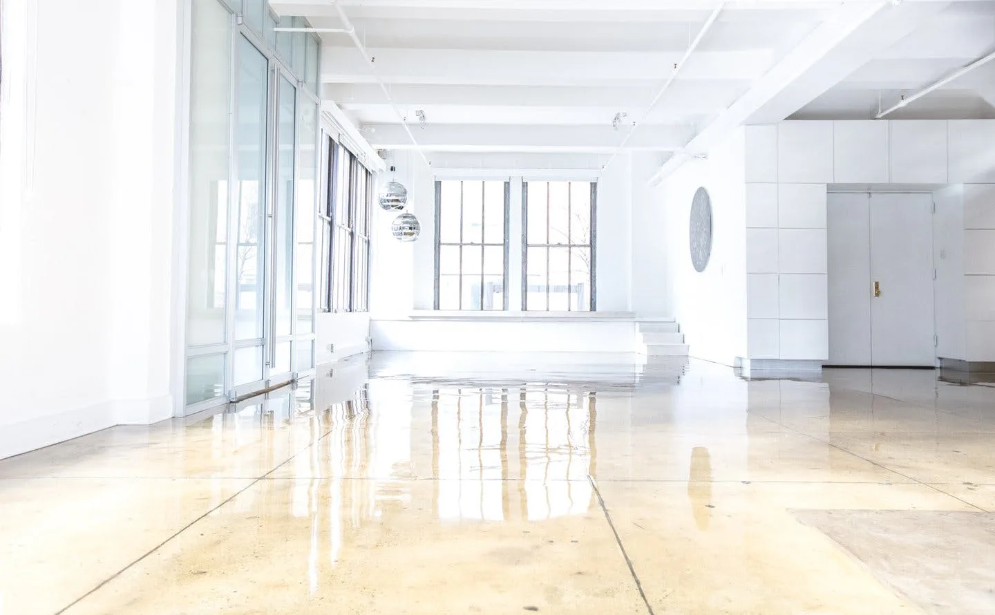 Chic Midtown Penthouse Loft with Skyline Views — 3