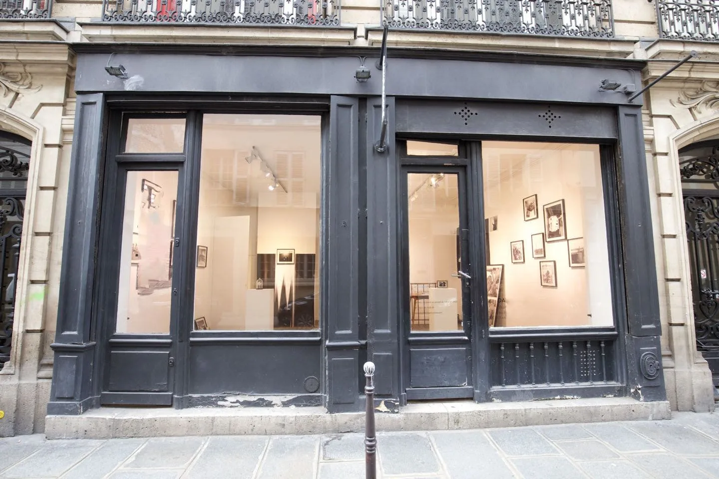 Classic 60 sqm Showroom and Gallery in Le Marais, Paris